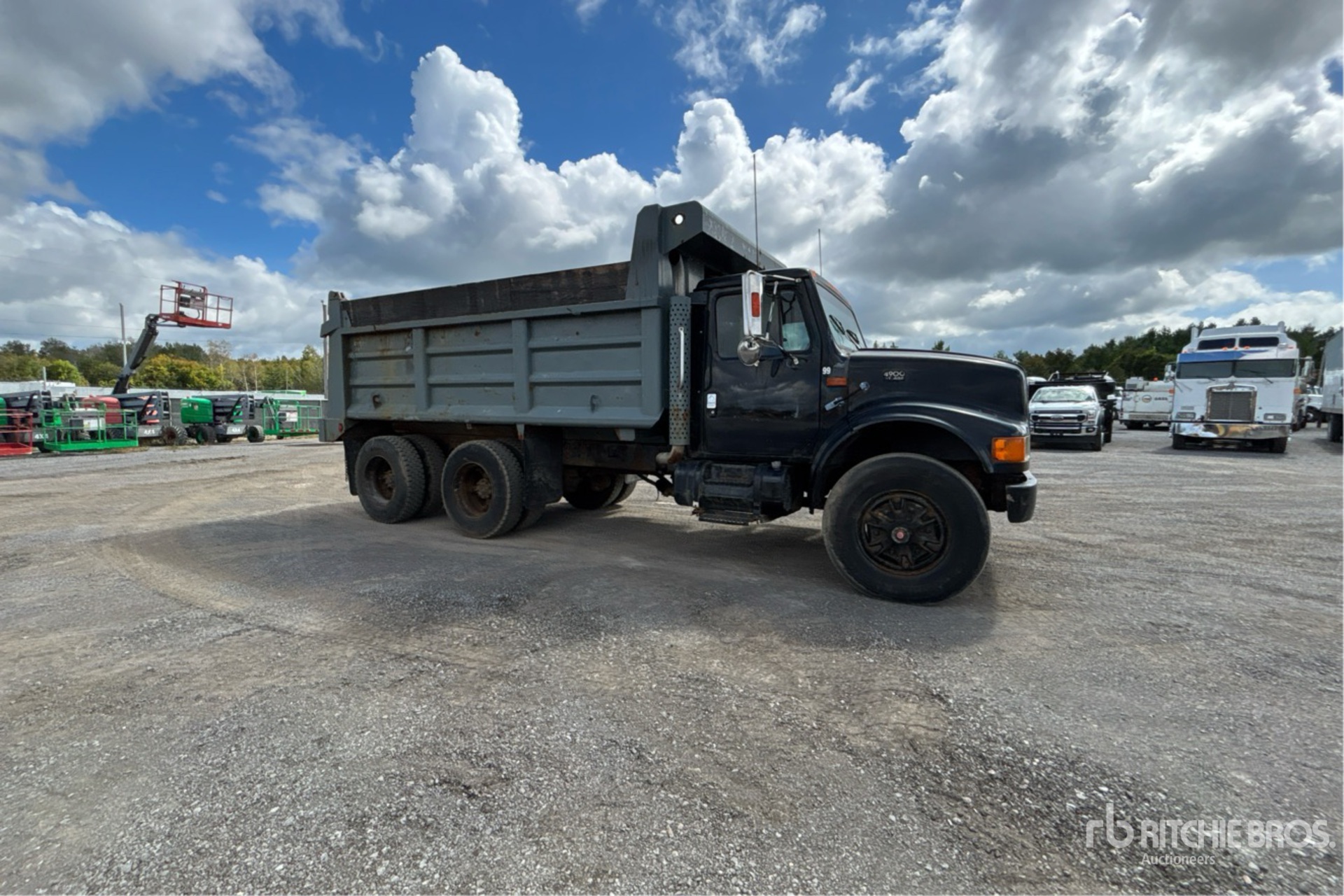1999 International 4900