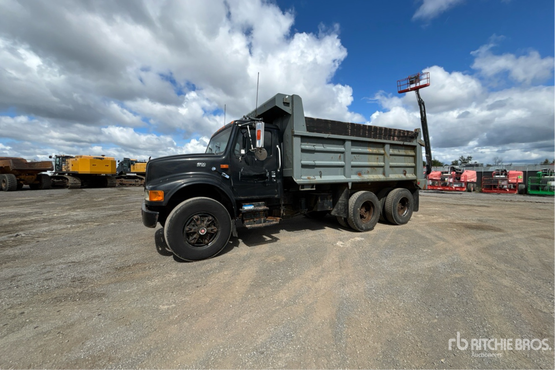 1999 International 4900