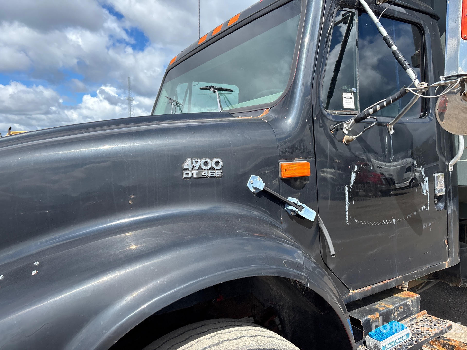1999 International 4900