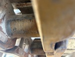 Undercarriage with ¿Clavijas y bujes giratorios?