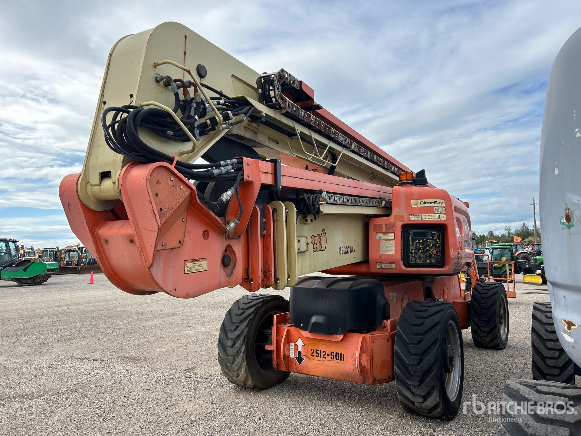 2011 JLG 1250AJP