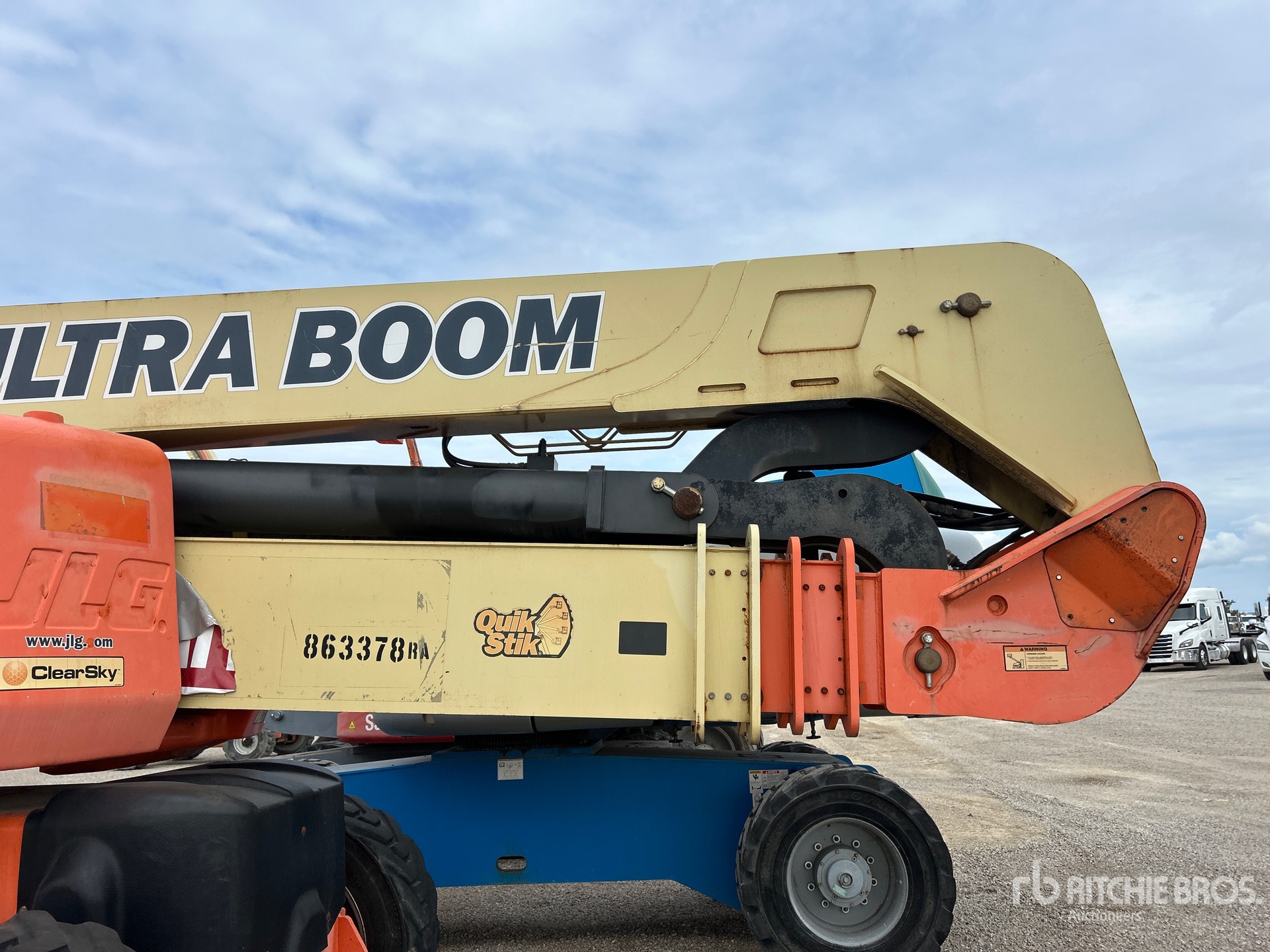 2011 JLG 1250AJP