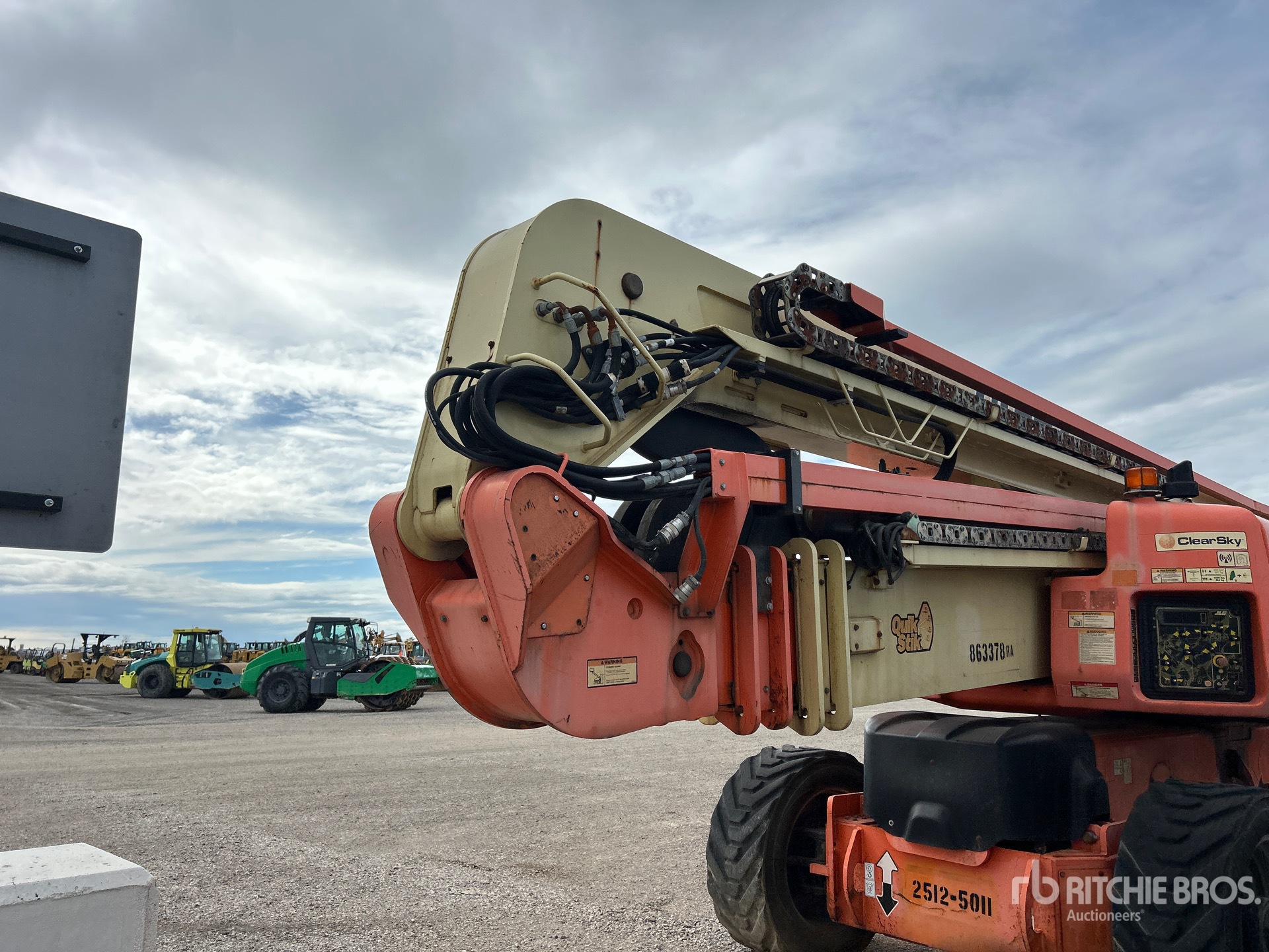 2011 JLG 1250AJP