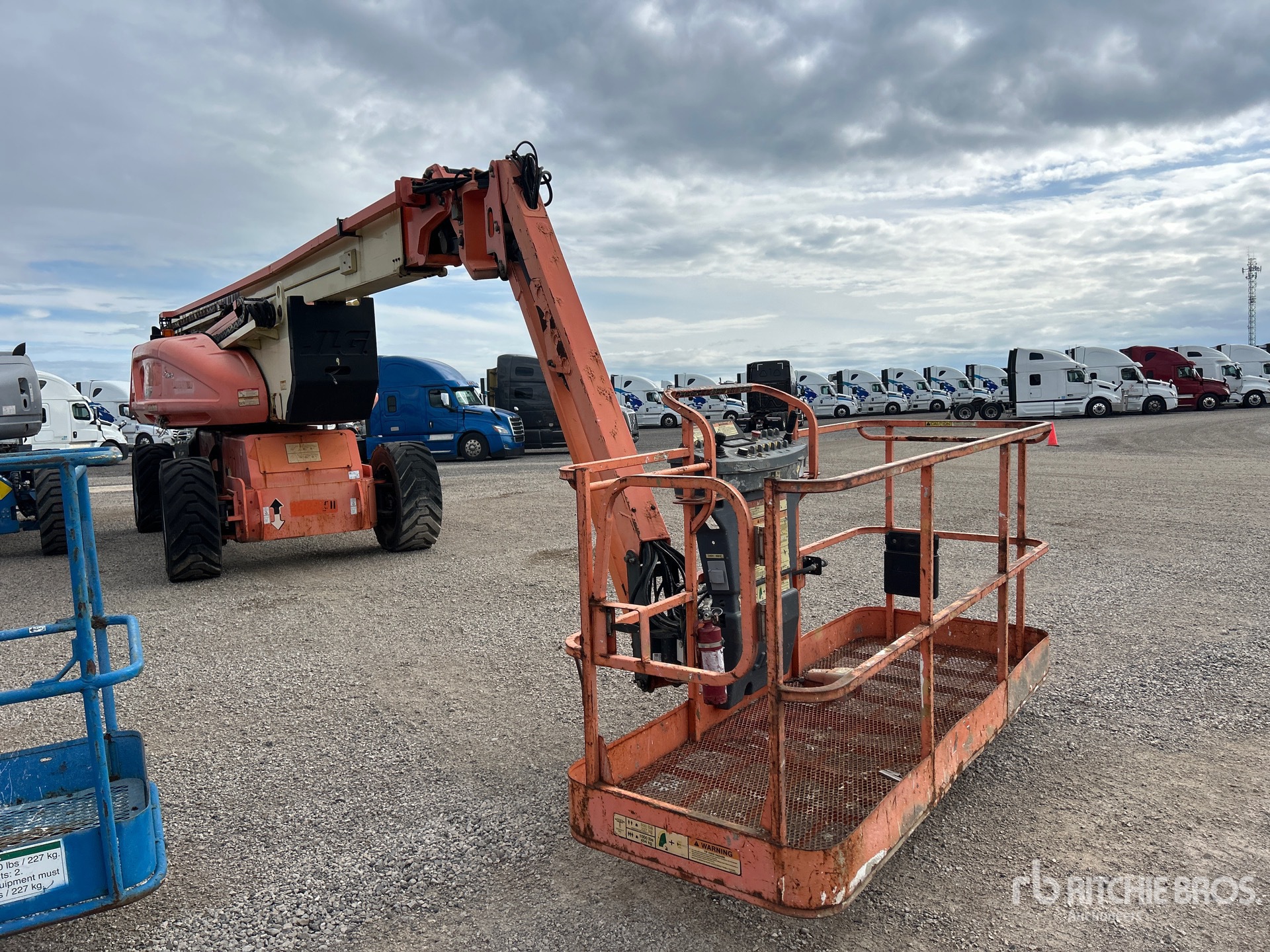 2011 JLG 1250AJP