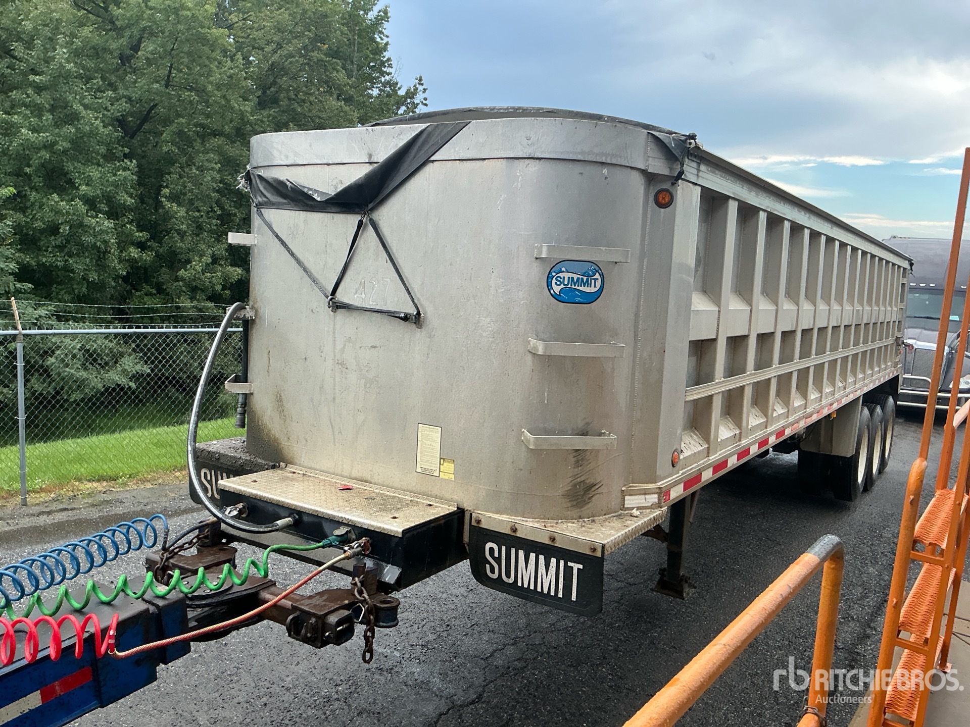 2006 Summit 35 ft Tri/A Demolition