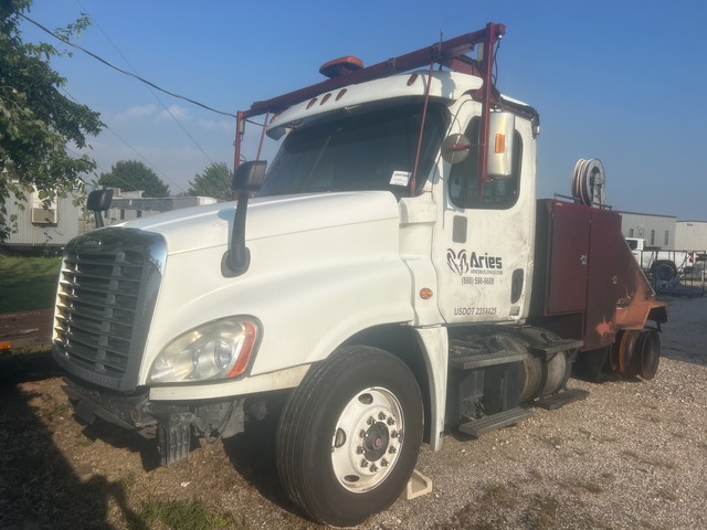 2015 Freightliner Cascadia 125 4x2 Toter Truck