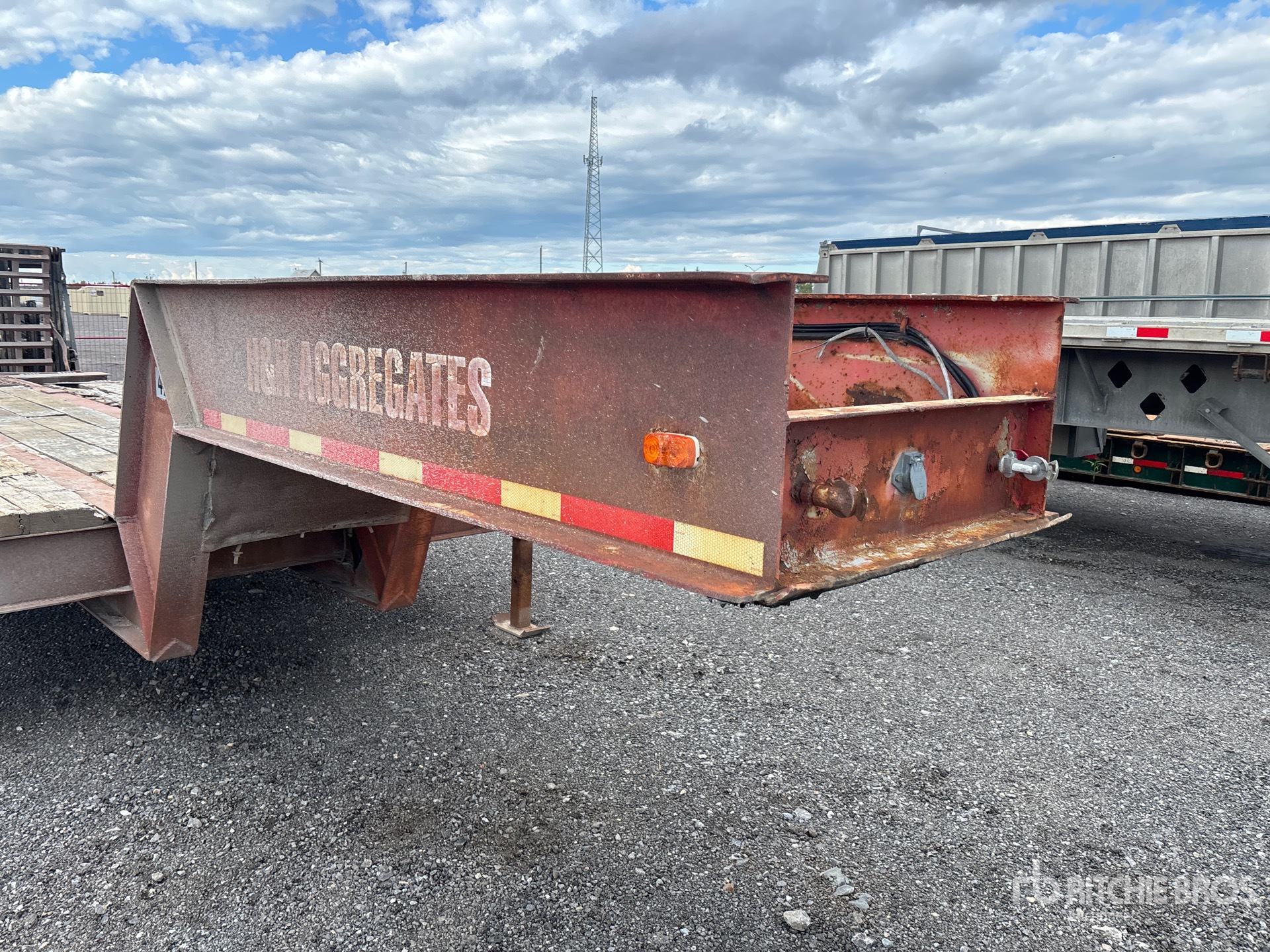 1970 Rogers 27 FT T/A GOOSENECK