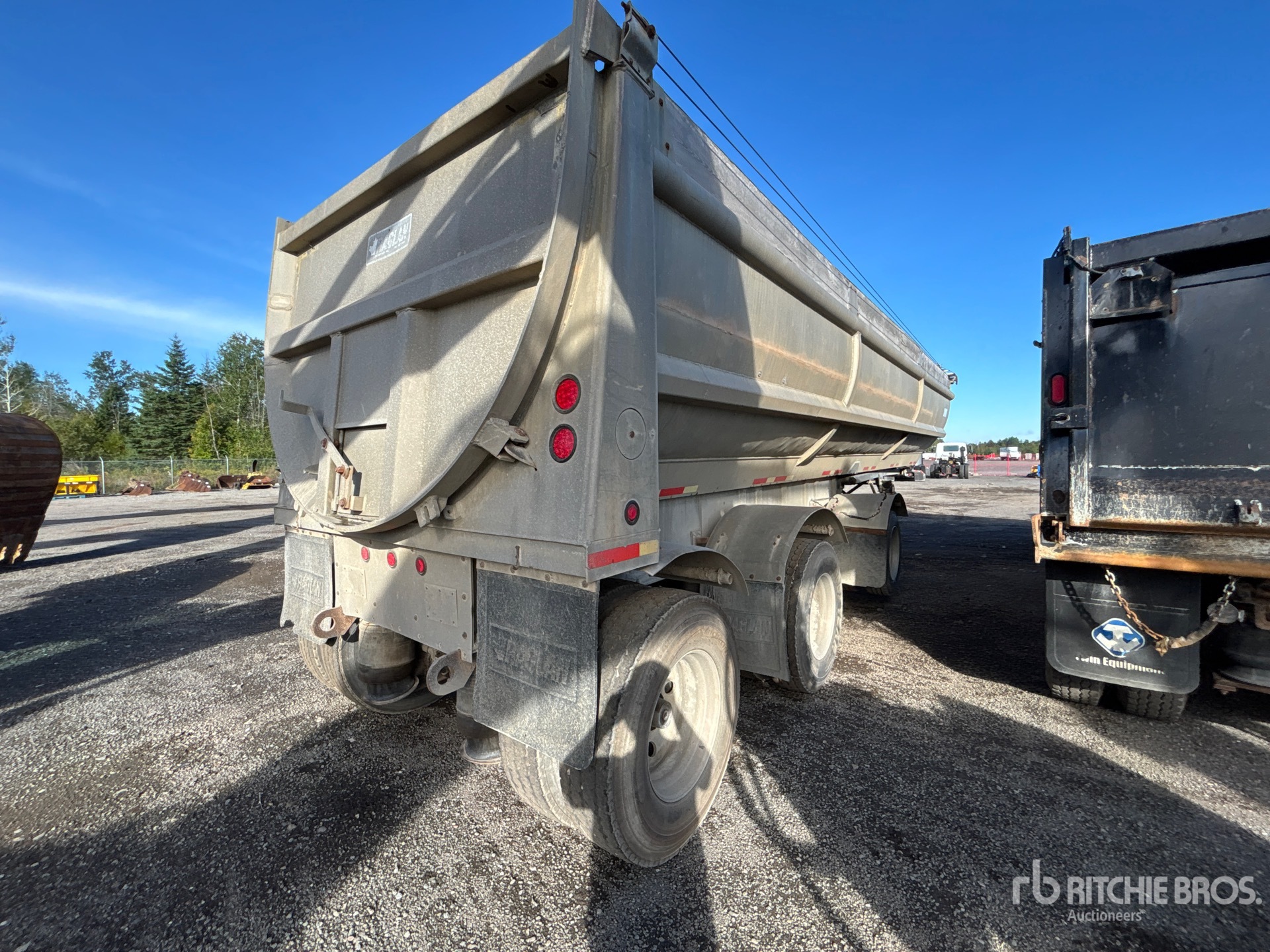 1998 Raglan 36 ft Tri/A