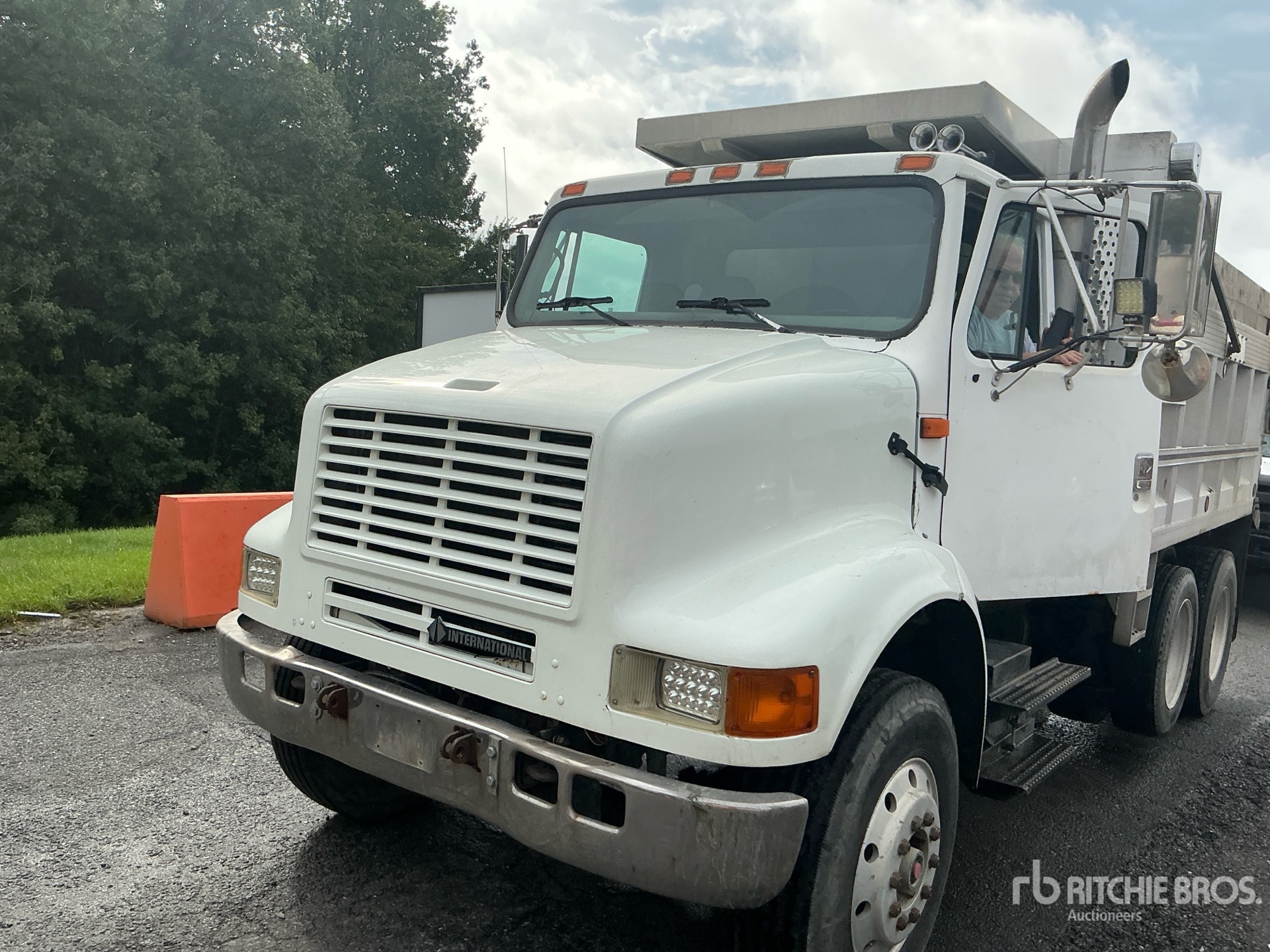 1996 International 8100