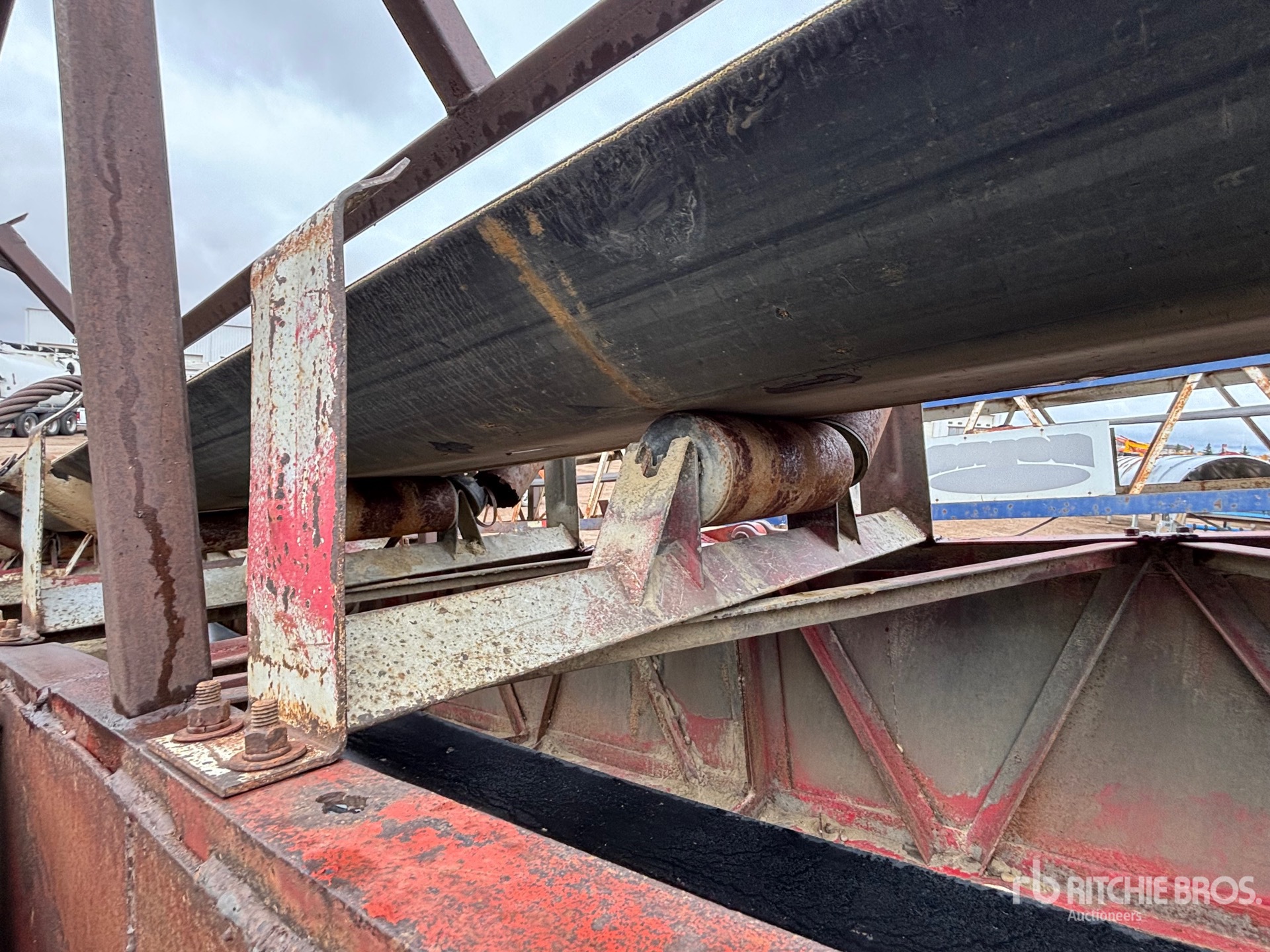 Pioneer 34 in x 50 ft Portable
