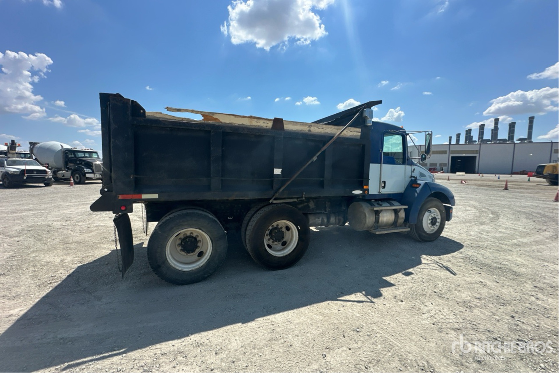 2004 Kenworth T300