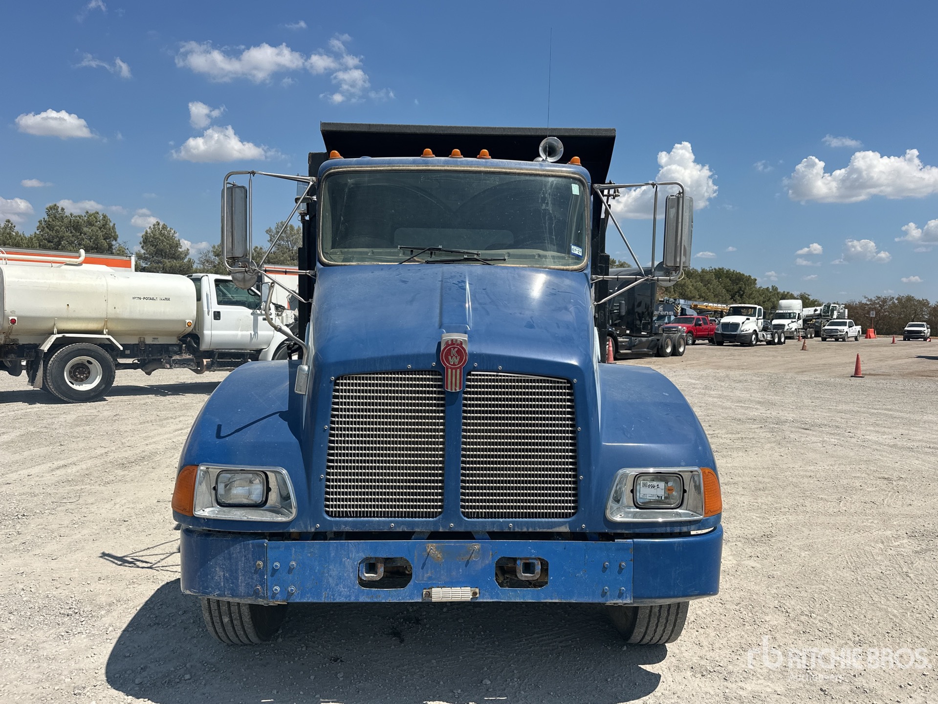 2004 Kenworth T300