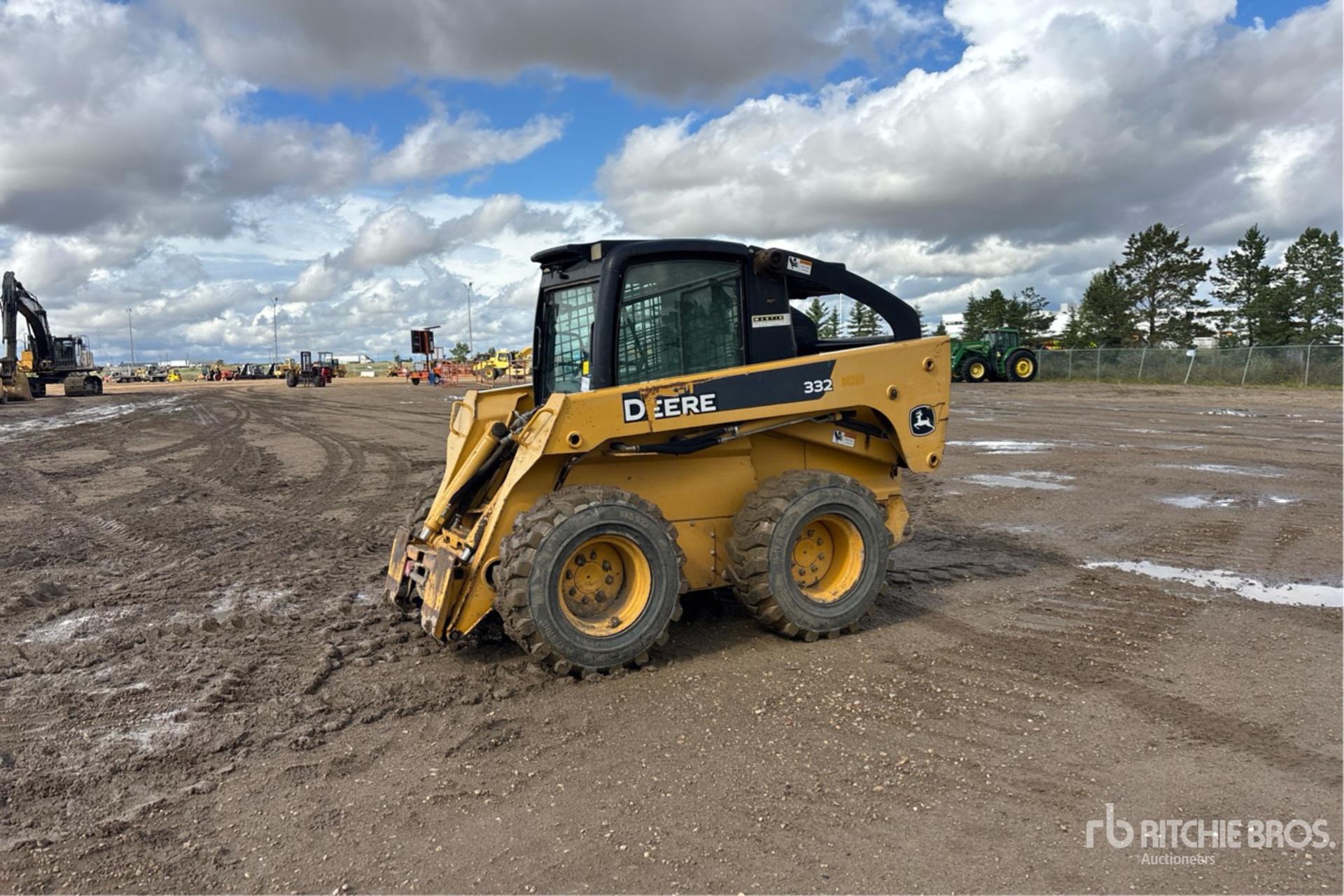 2005 John Deere 332