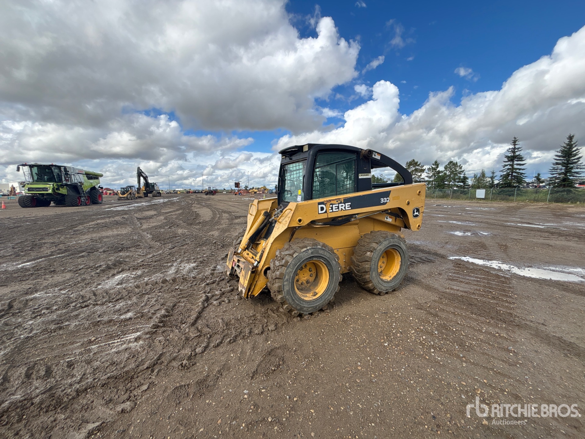 2005 John Deere 332