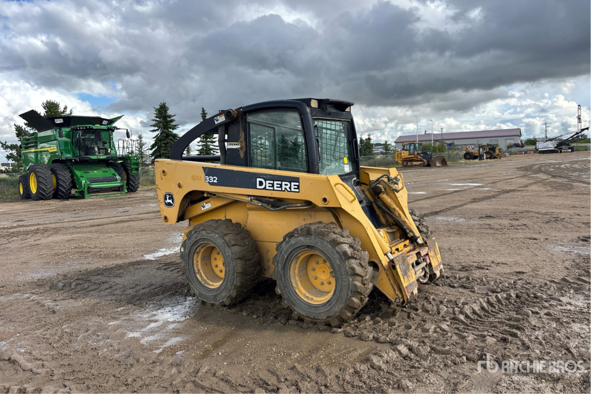 2005 John Deere 332