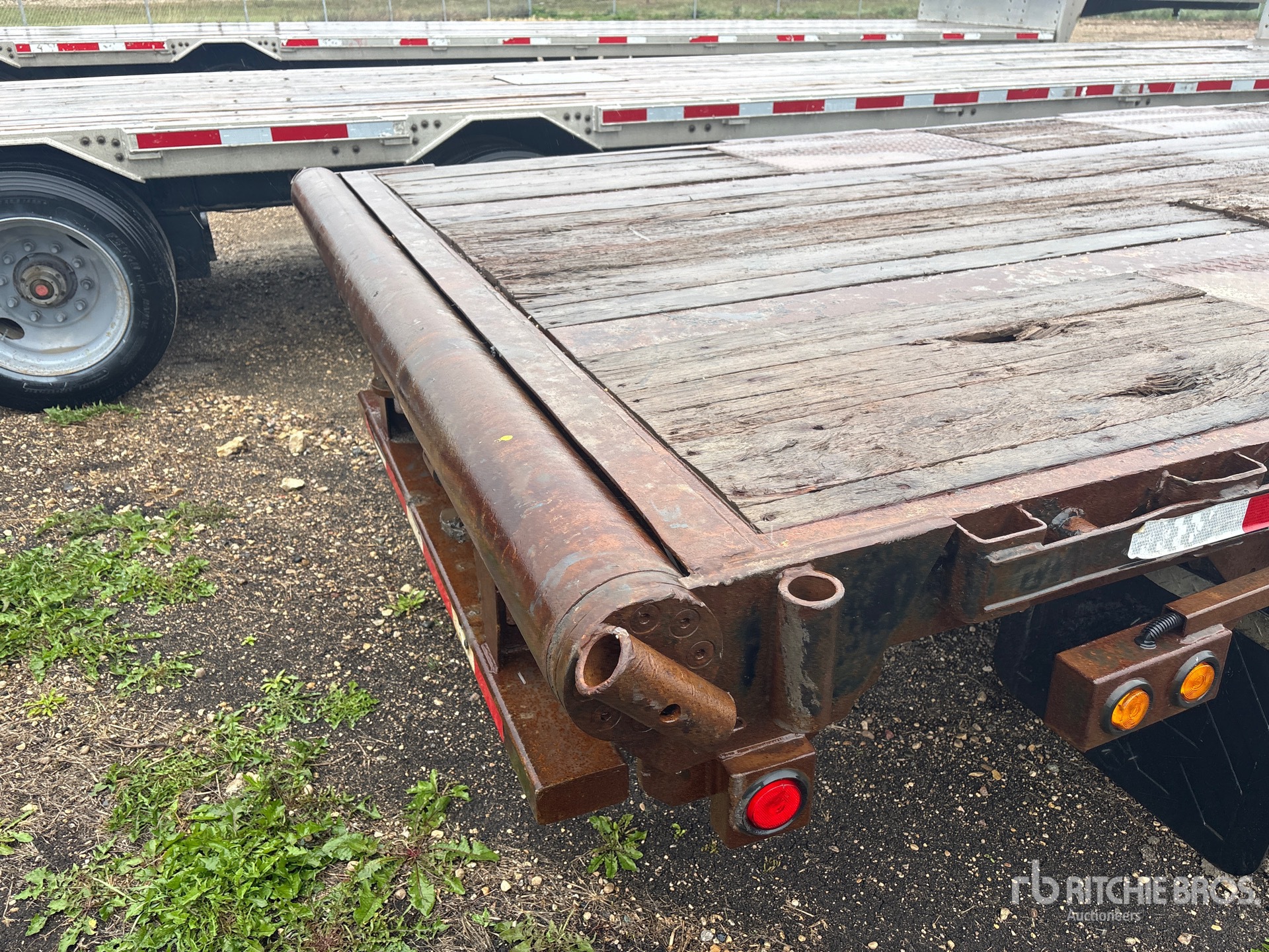 2010 Manac 53 ft Tri/A 53 ft Extendable