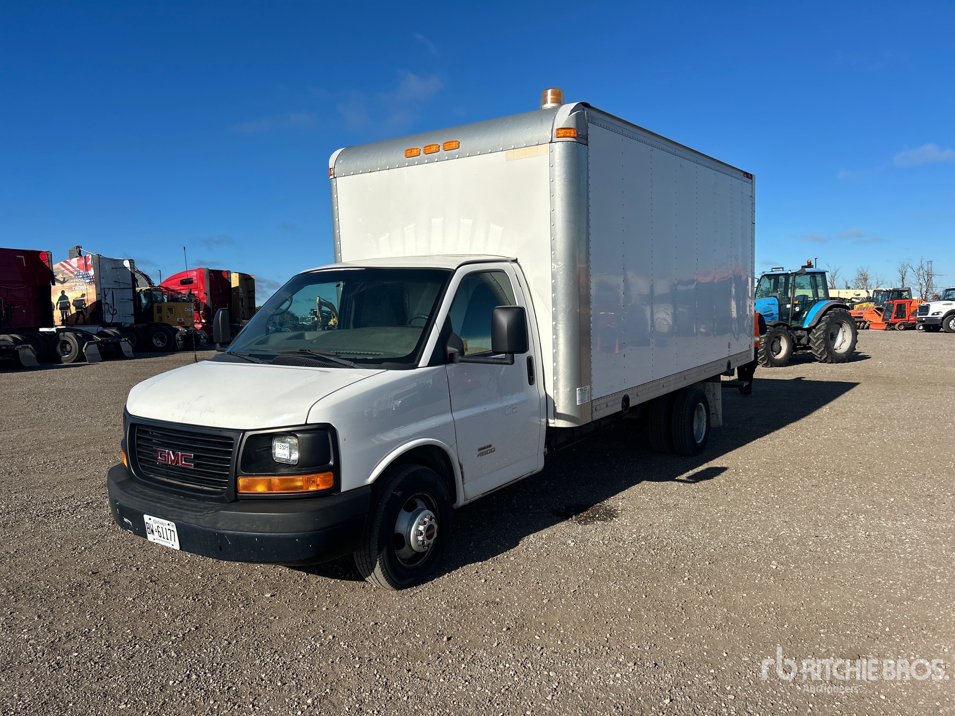 Photo of 2014 GMC SAVANA 4500