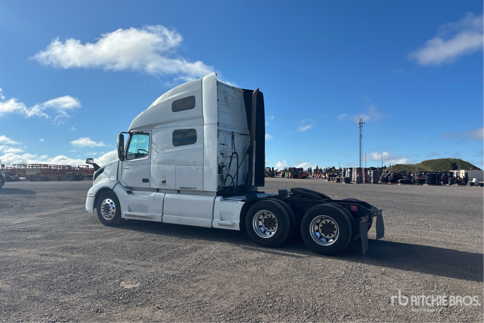 2020 Volvo VNL