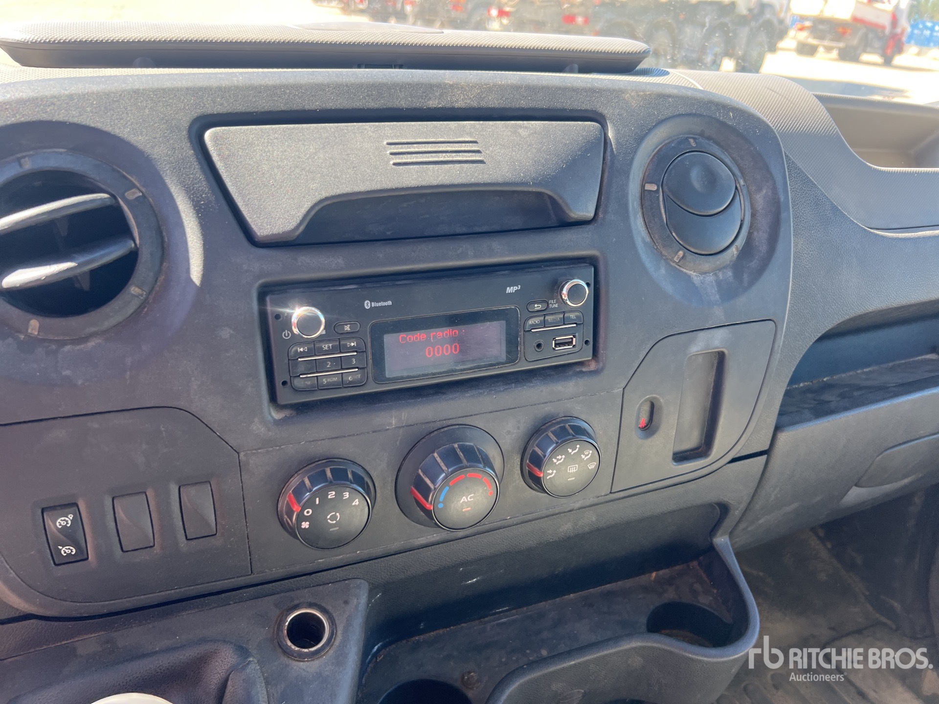 2014 Renault MASTER DCI125