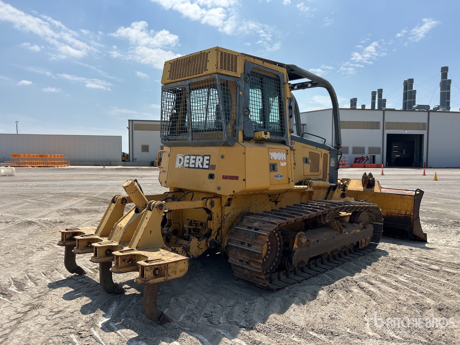 2002 John Deere 700H LGP