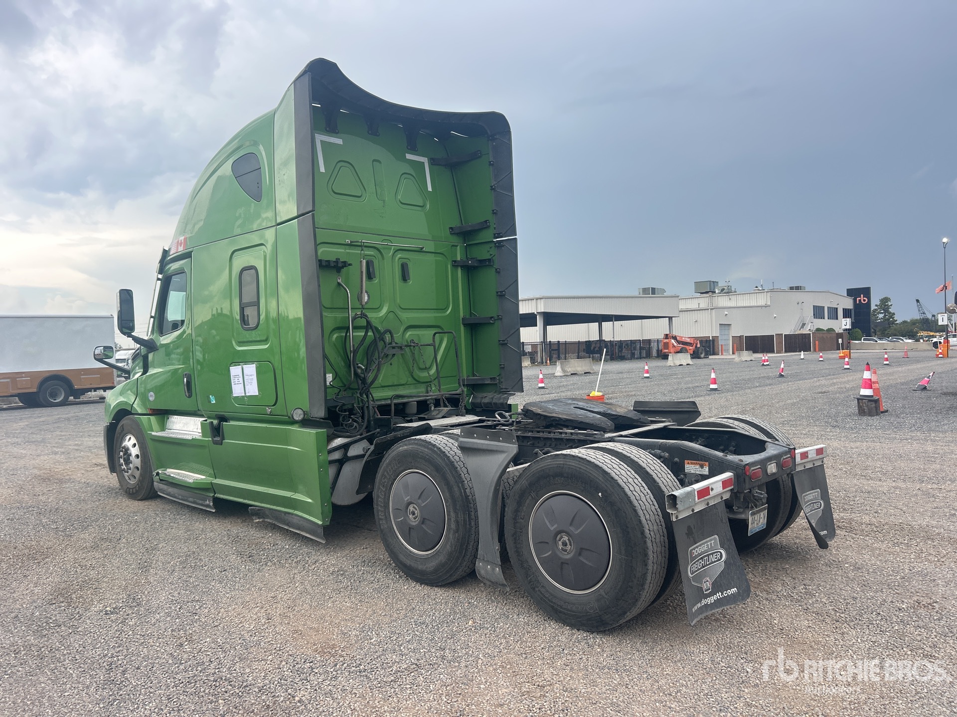 2023 Freightliner CASCADIA 126