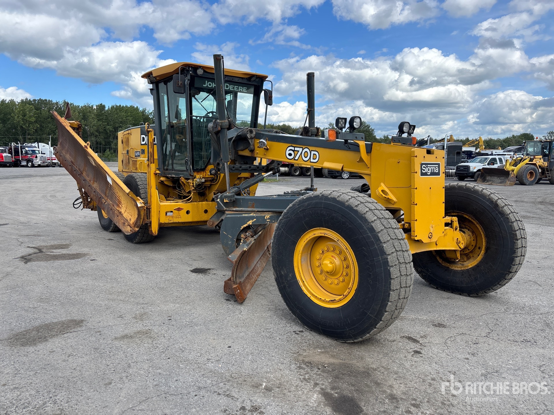 2006 John Deere 670D