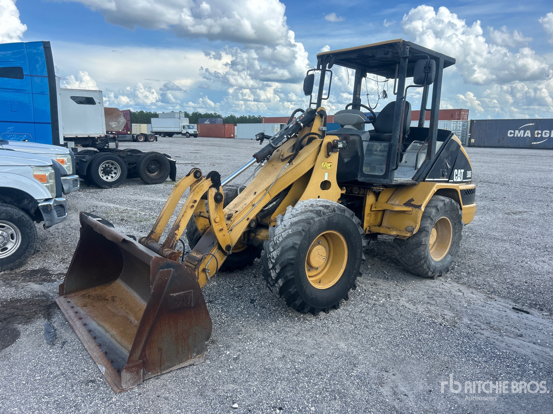 Photo of 2005 Caterpillar 906