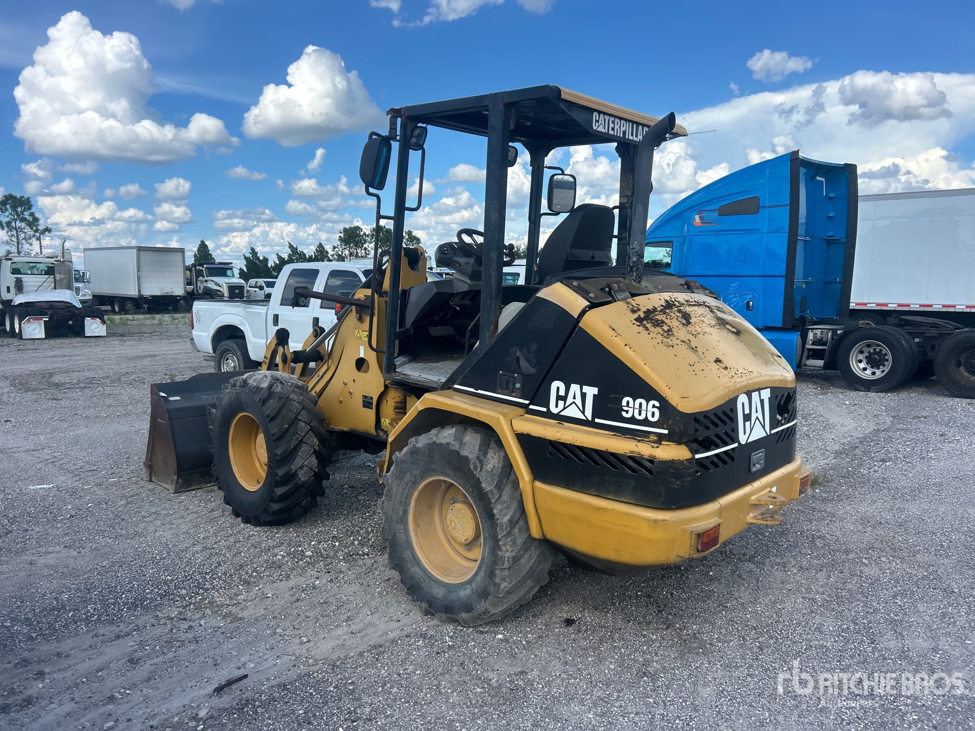 2005 Caterpillar 906