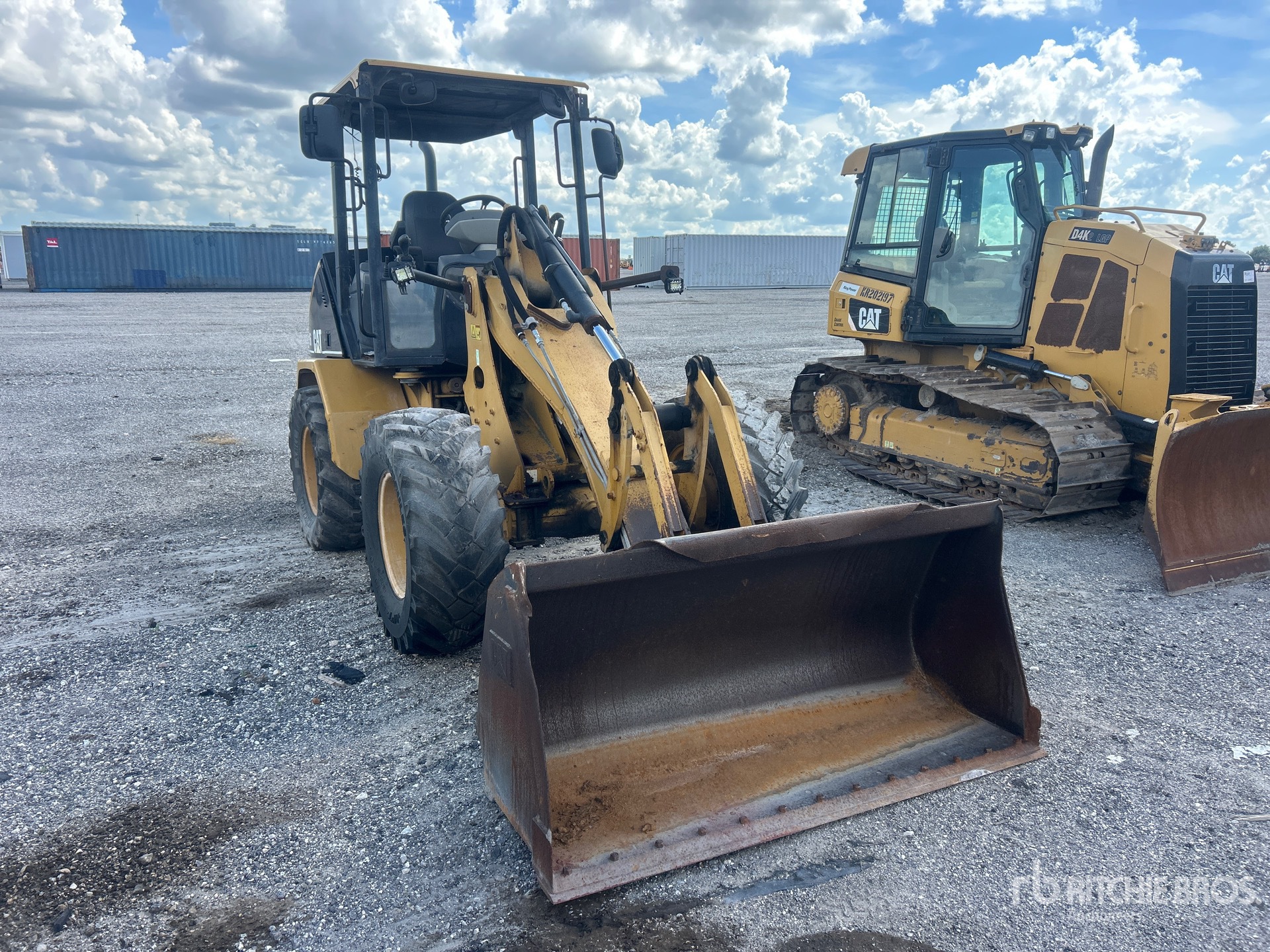 2005 Caterpillar 906