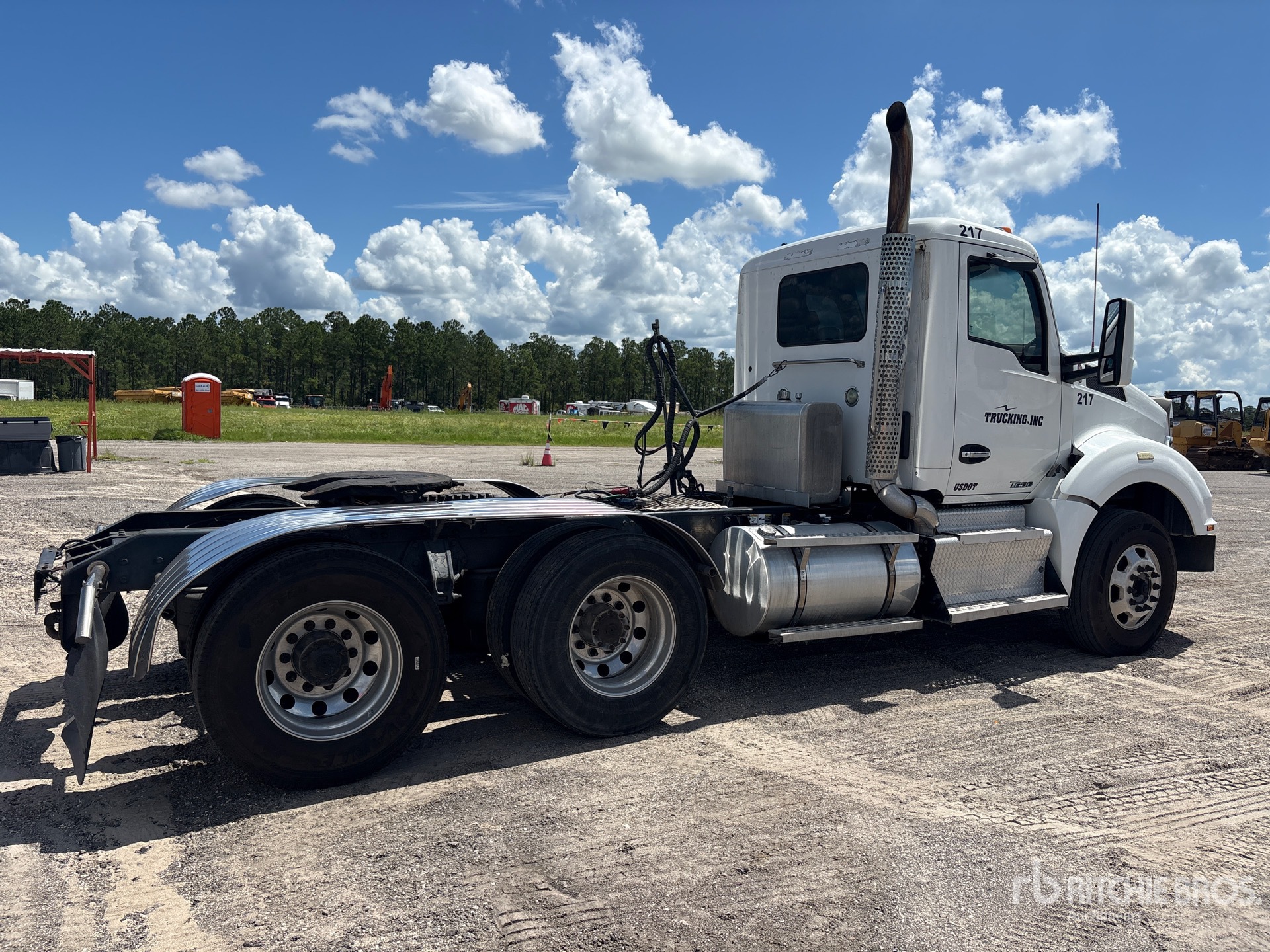2017 Kenworth T880