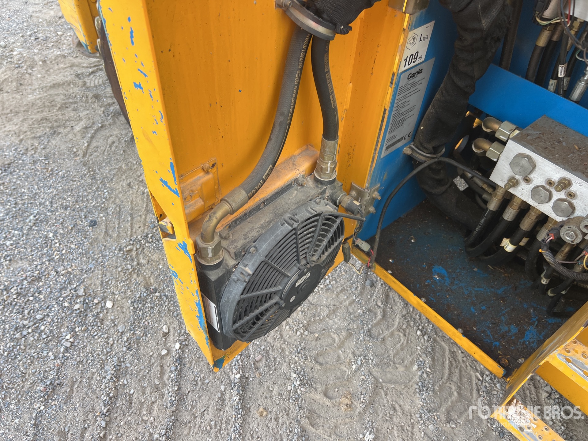 2006 Genie GS3384