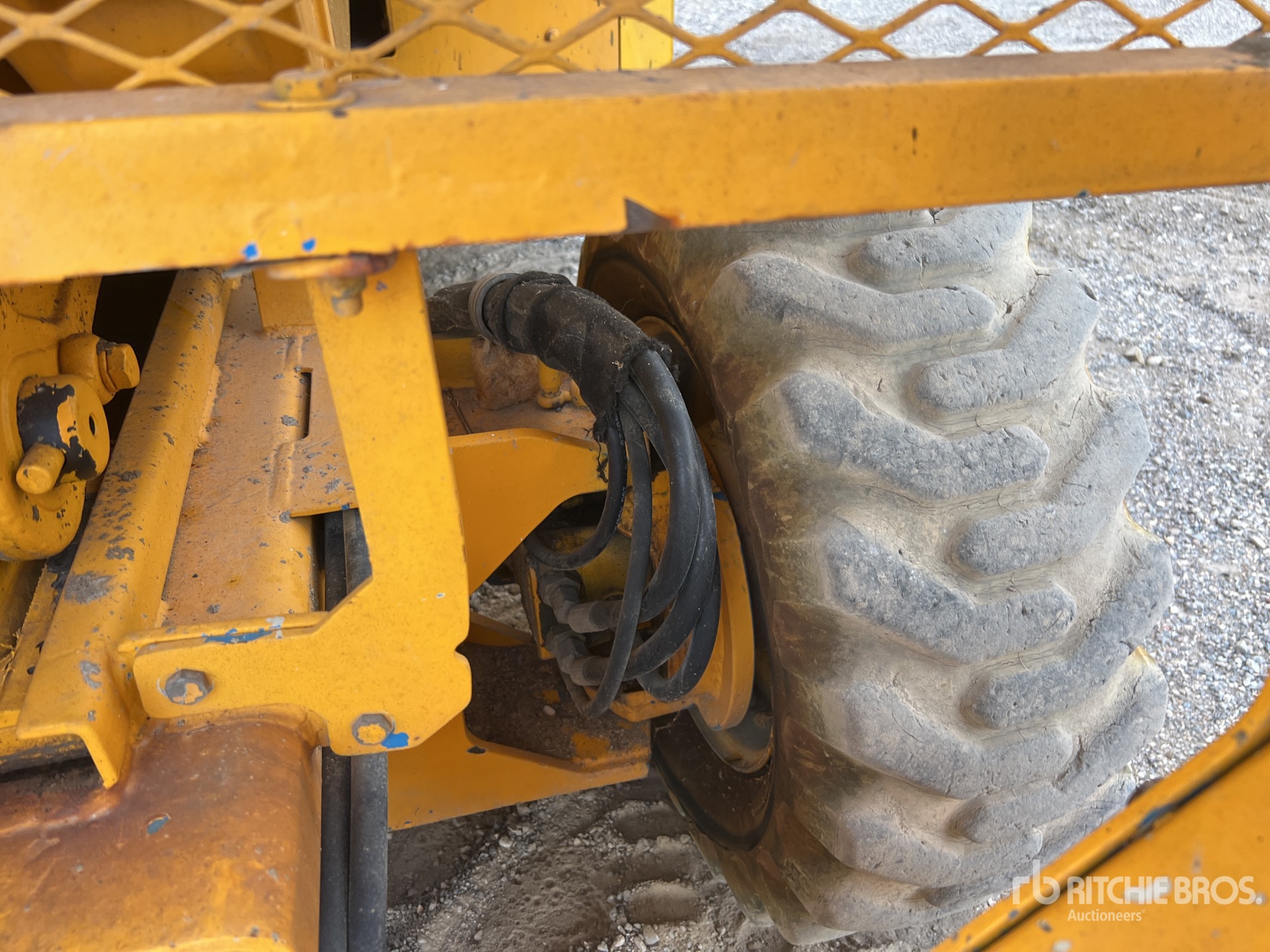 2006 Genie GS3384