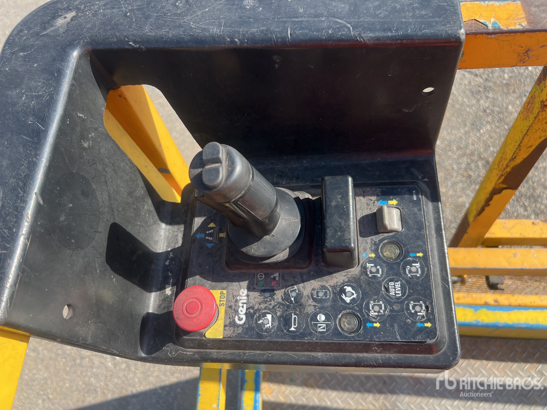 2006 Genie GS3384