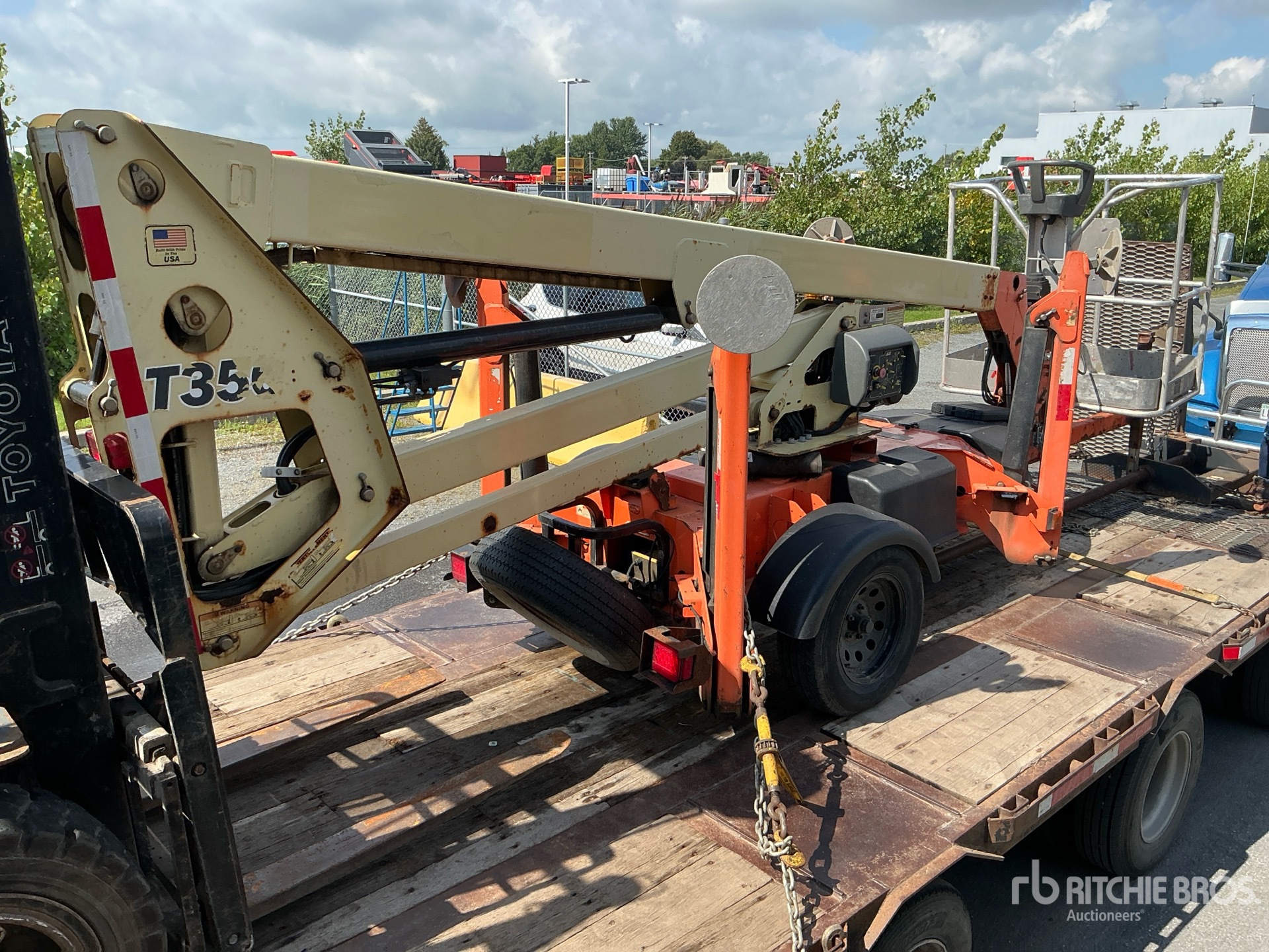 2014 JLG T350