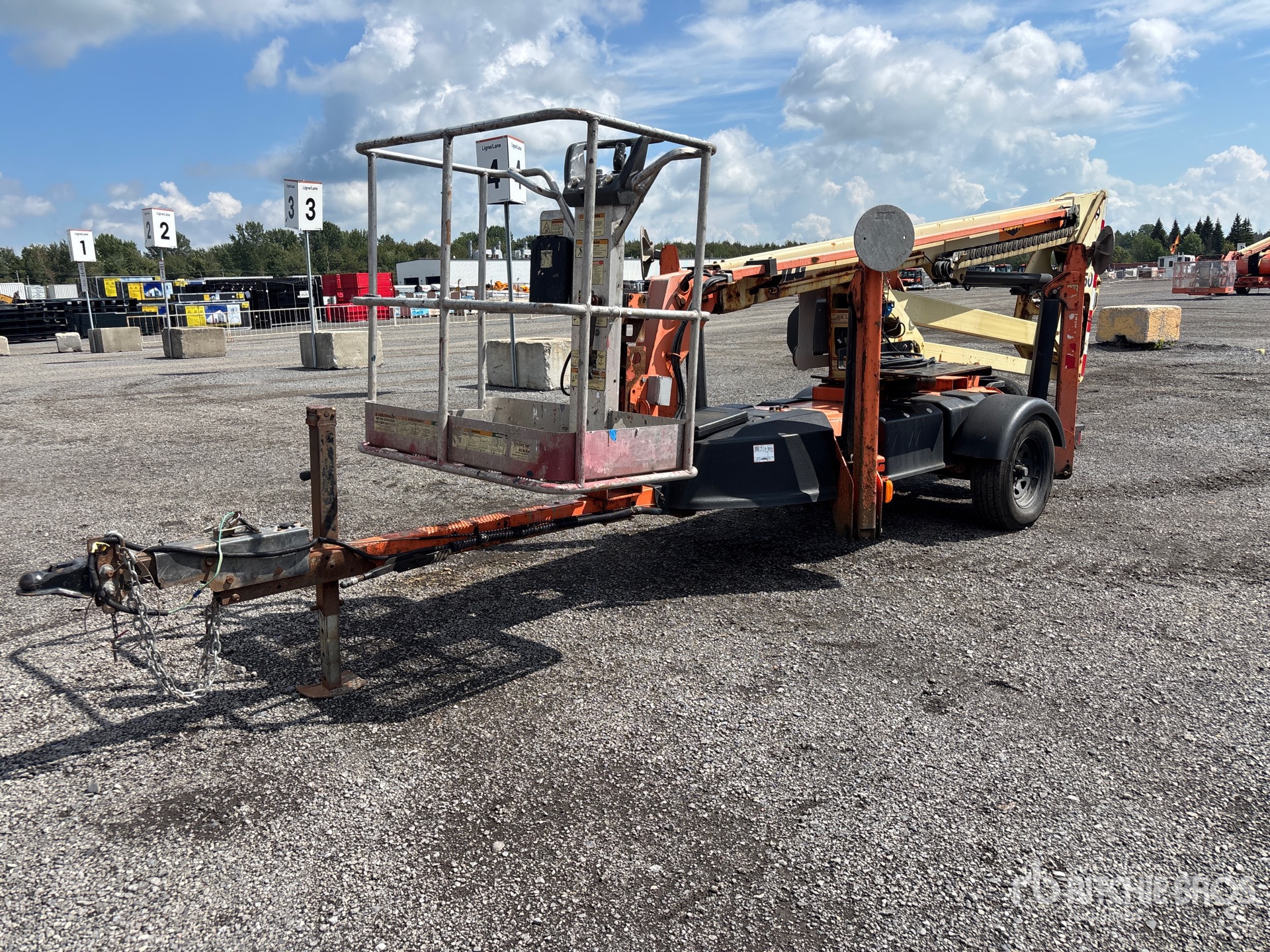 Photo of JLG T350