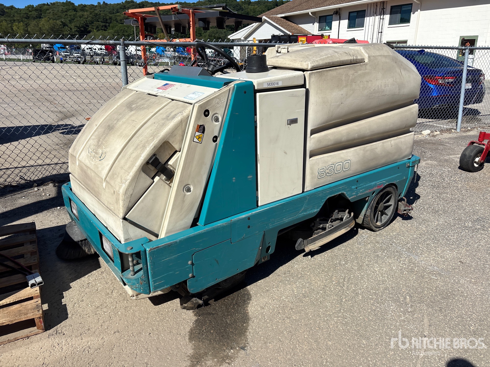 1993 Tennant  8300
