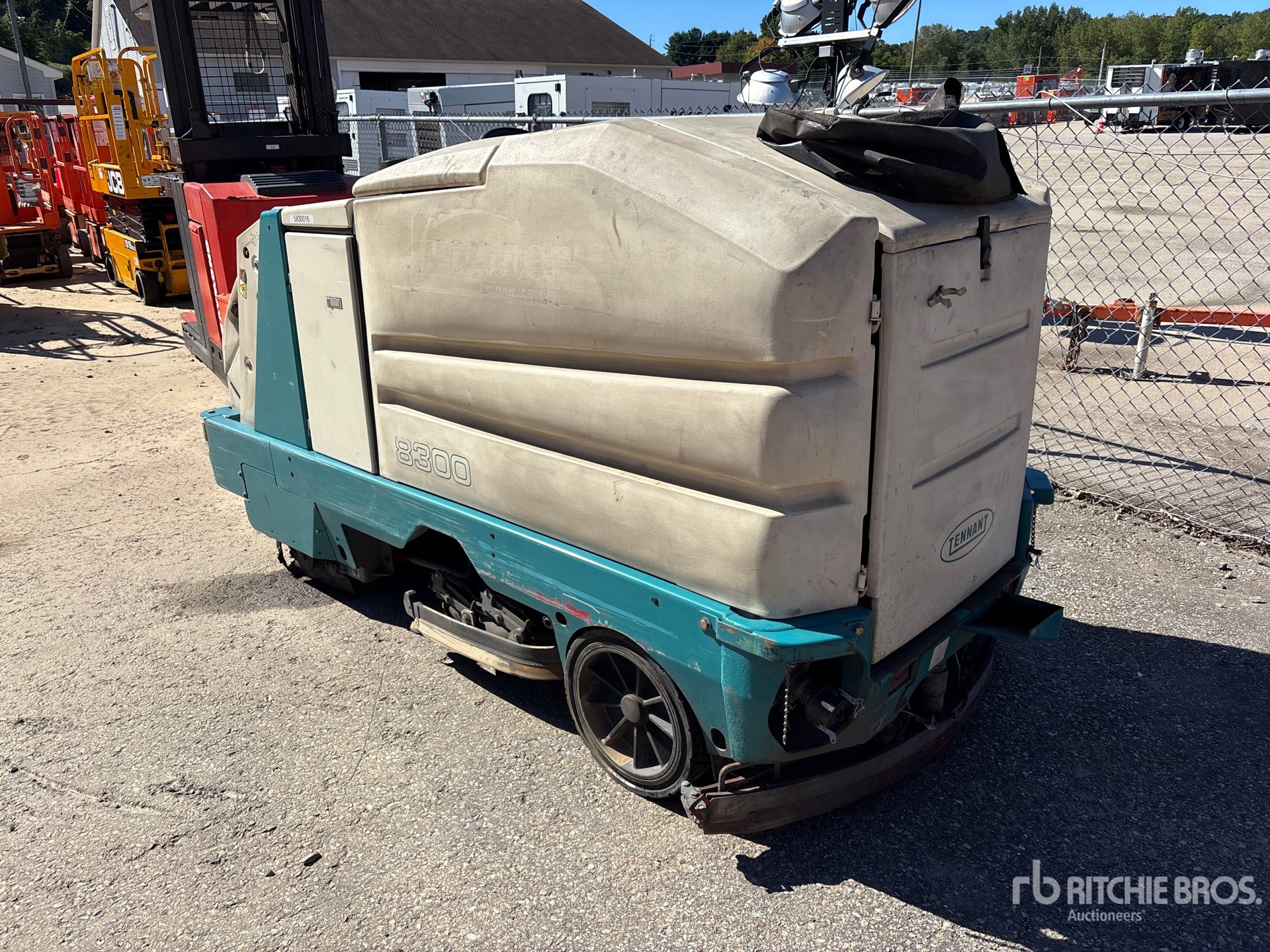 1993 Tennant  8300