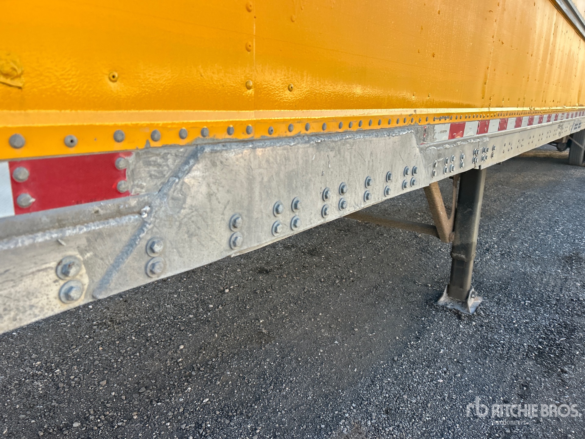 2003 Manac 53 FT X 102 IN T/A