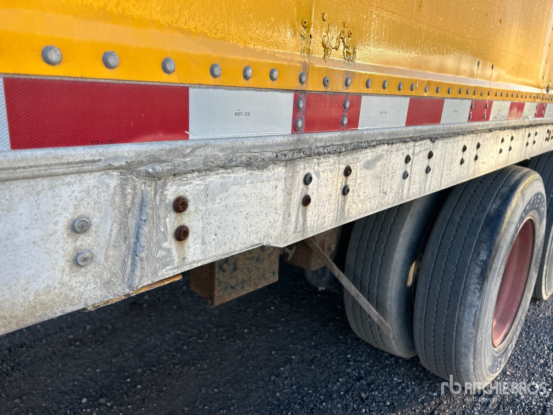 2003 Manac 53 FT X 102 IN T/A