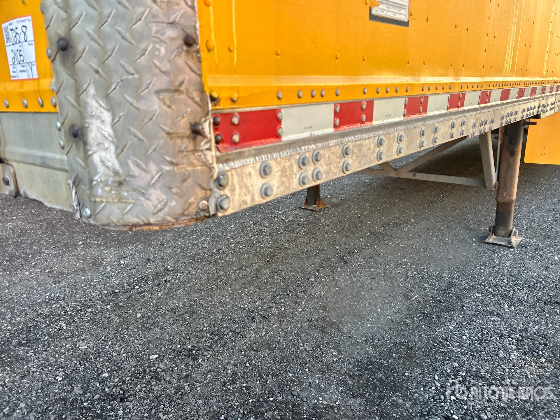 2005 Manac 53 FT X 102 IN T/A