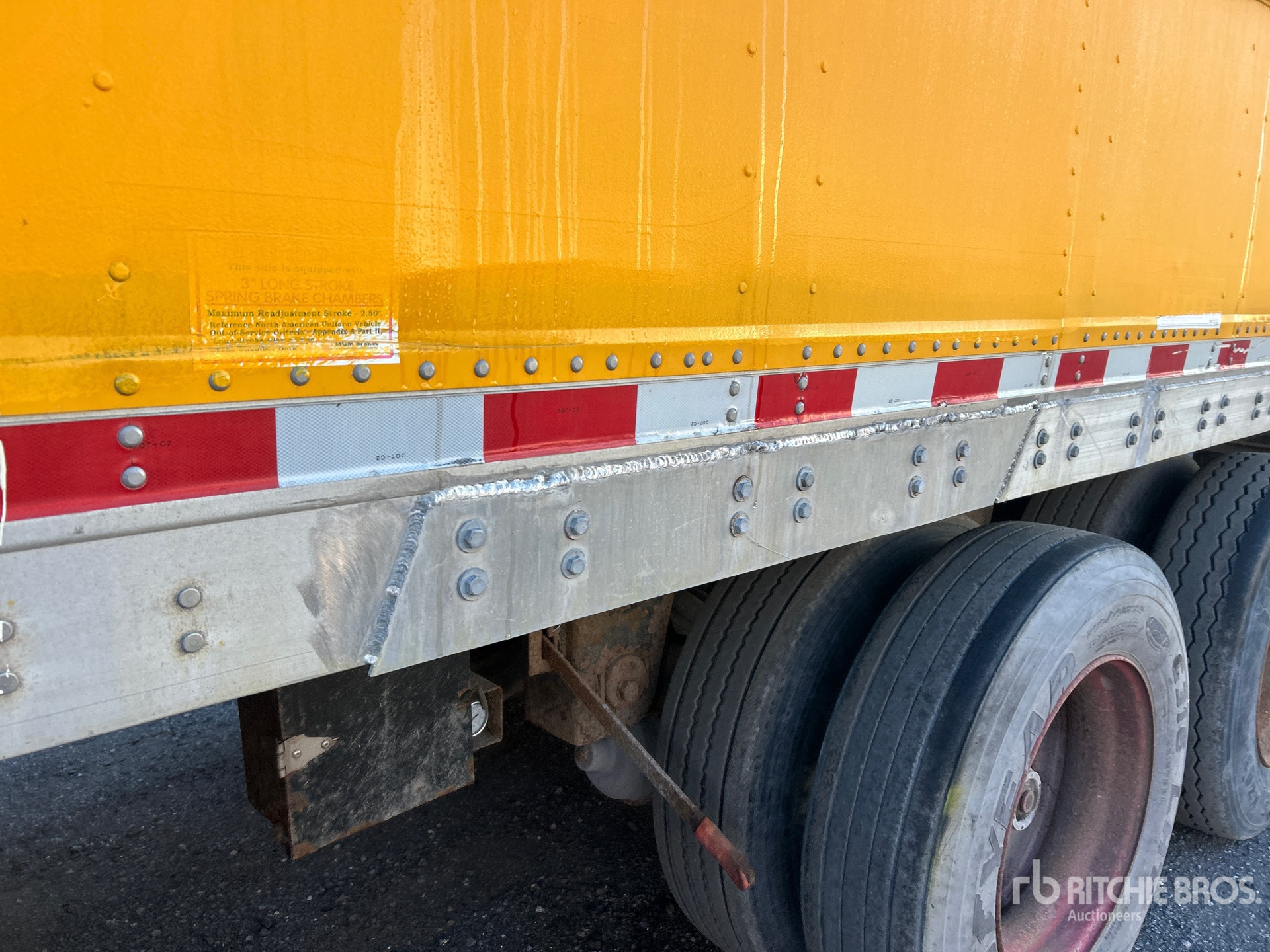 2005 Manac 53 FT X 102 IN T/A