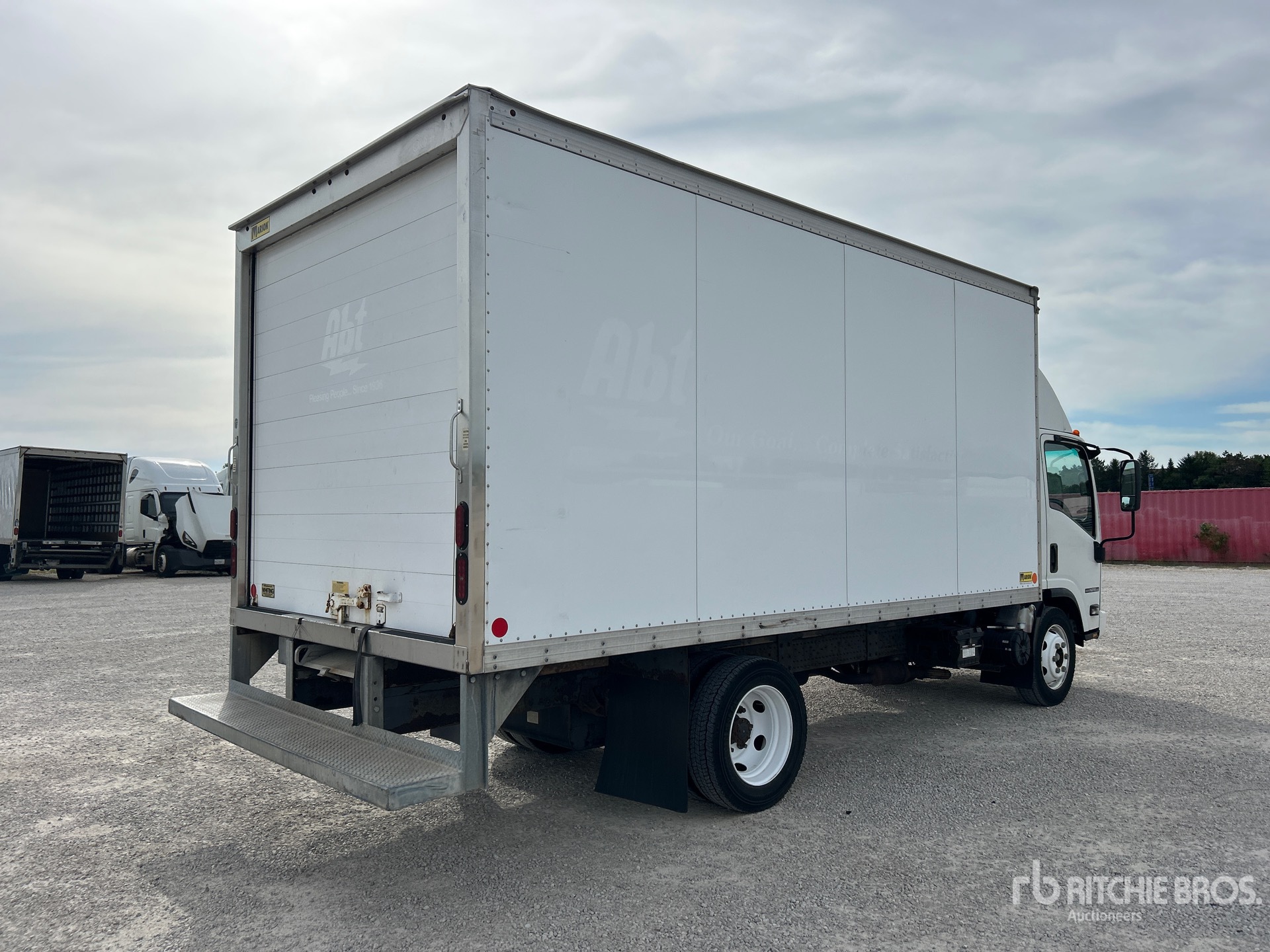 2017 Isuzu NPR HD