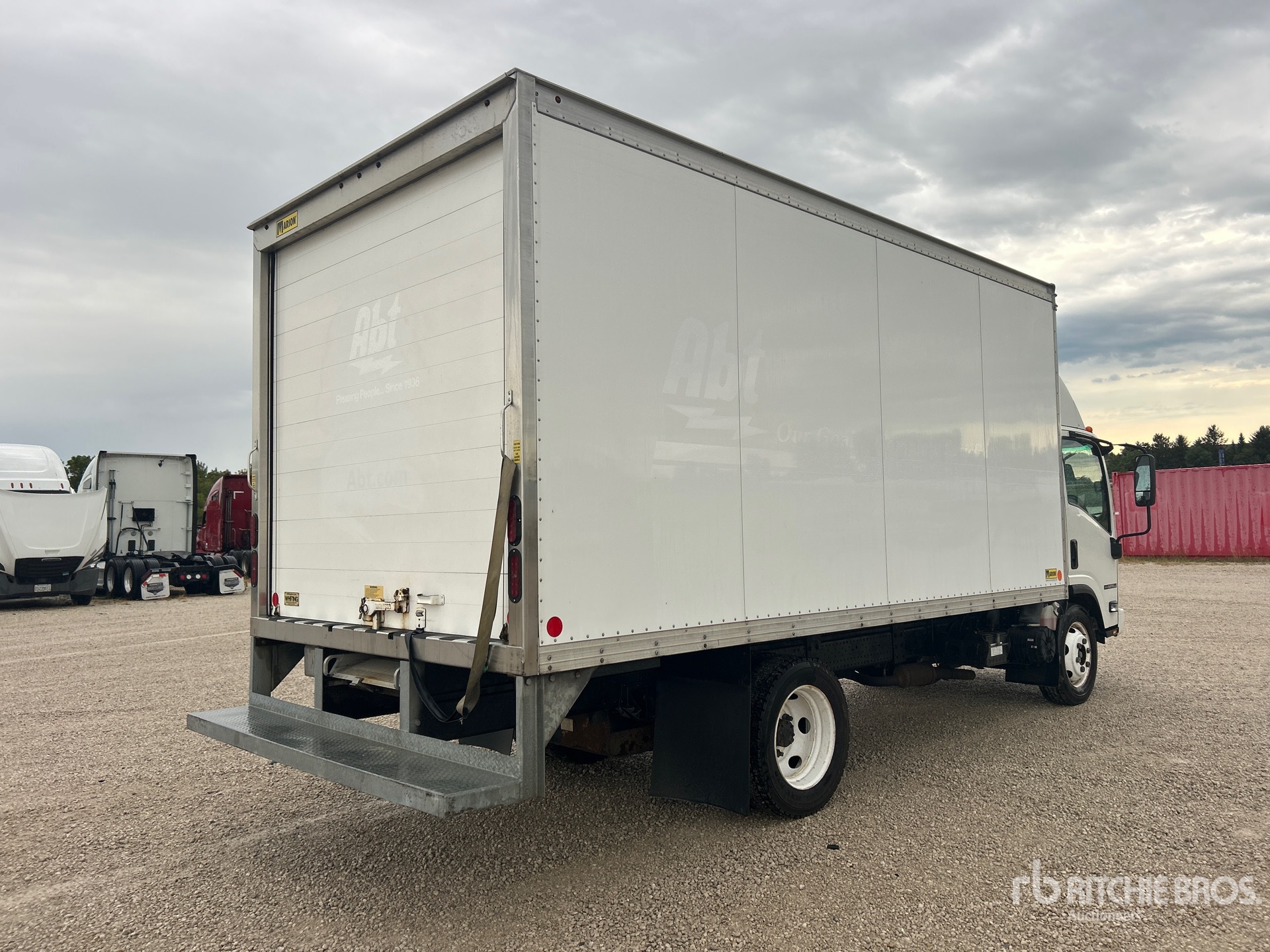2017 Isuzu NPR HD