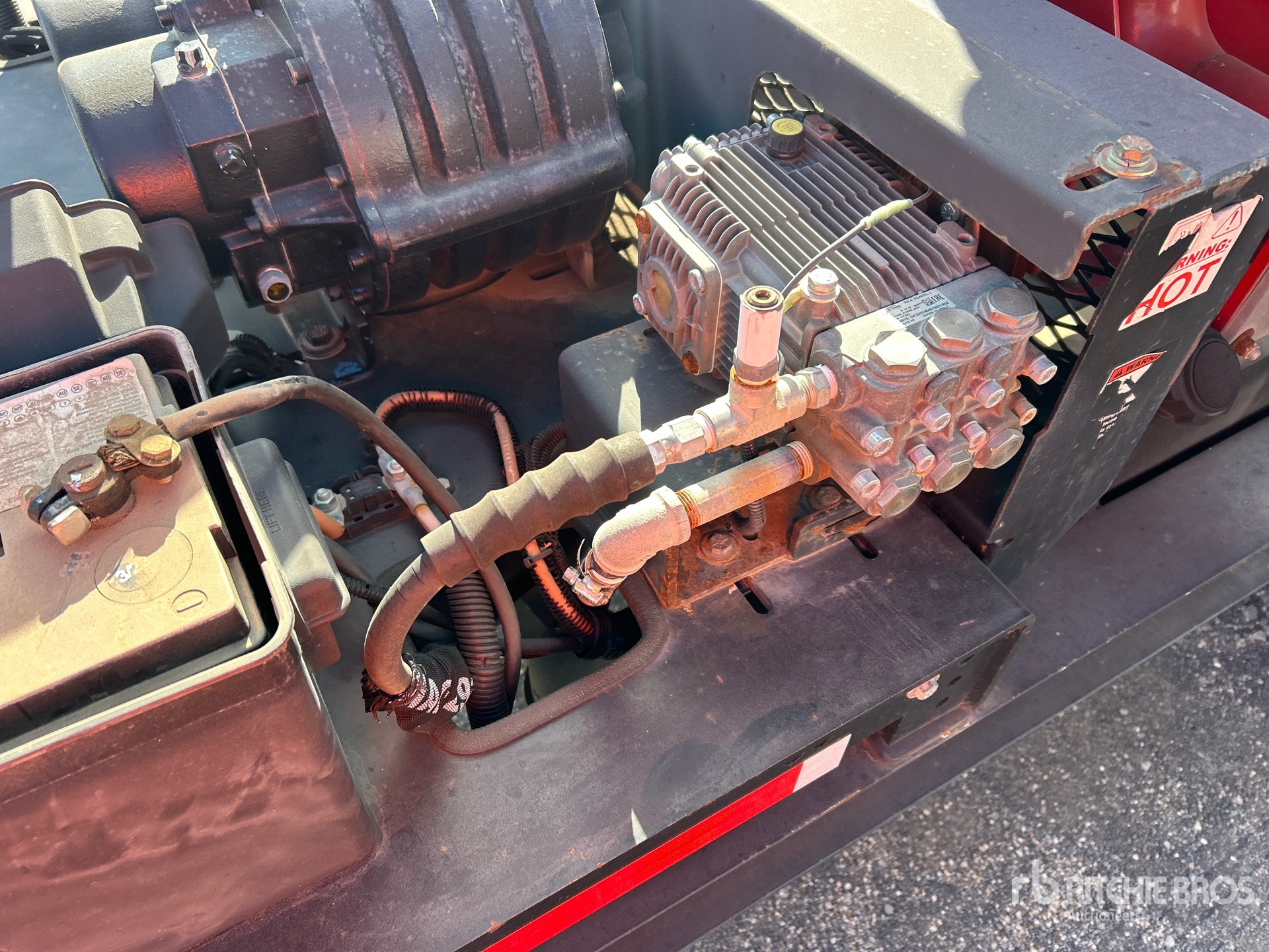 Vermeer VAC-TRON CV573G