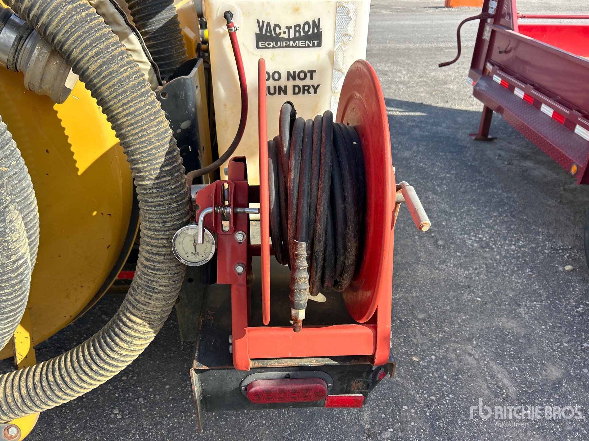 Vermeer VAC-TRON CV573G