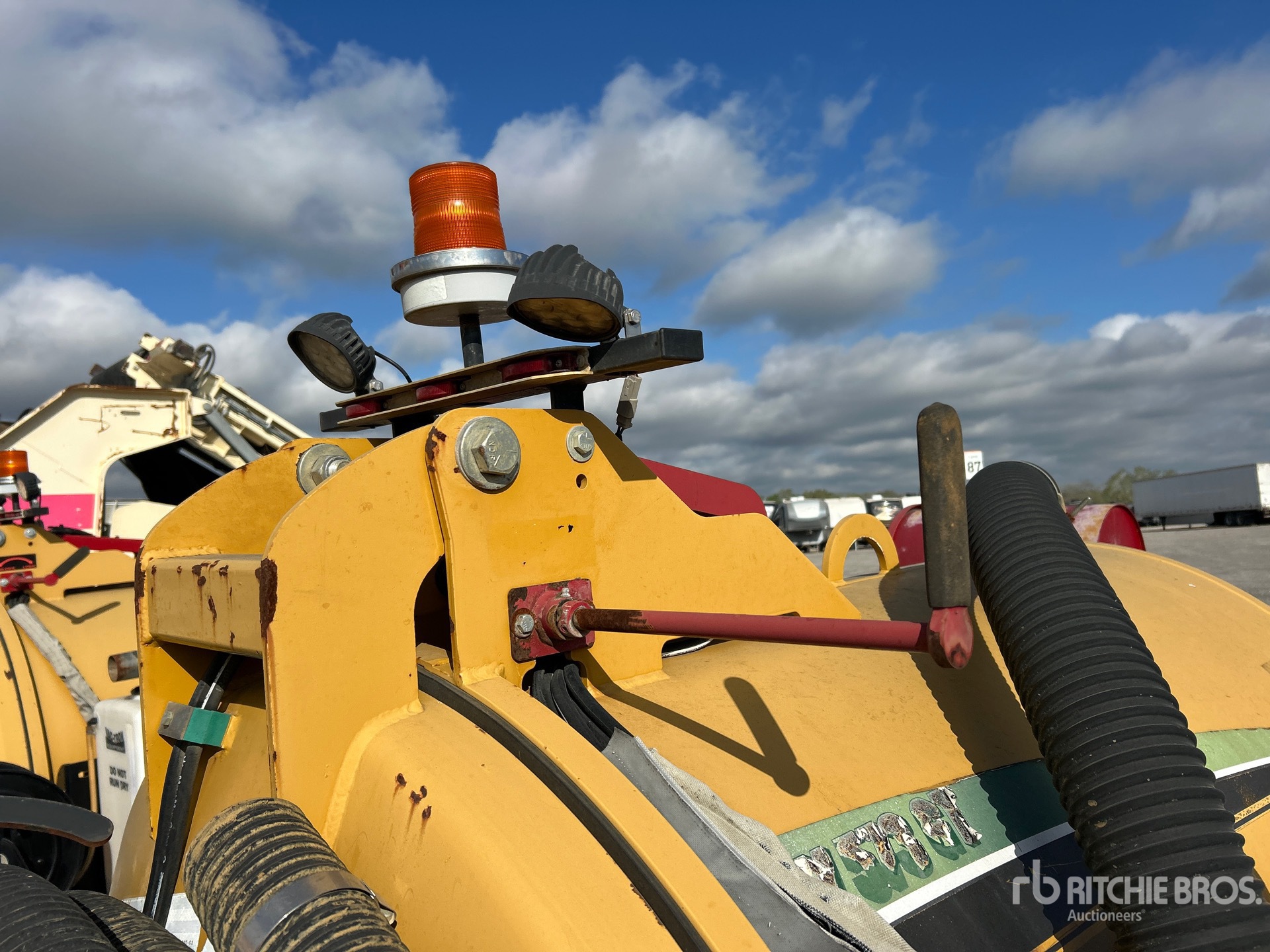 Vermeer VAC-TRON CV573G