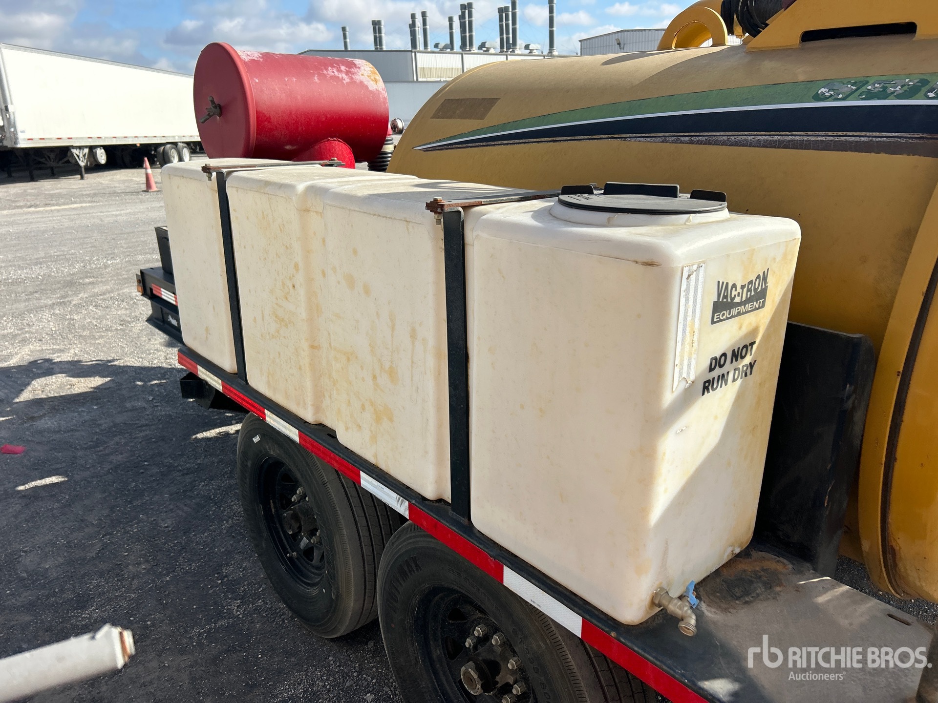 Vermeer VAC-TRON CV573G