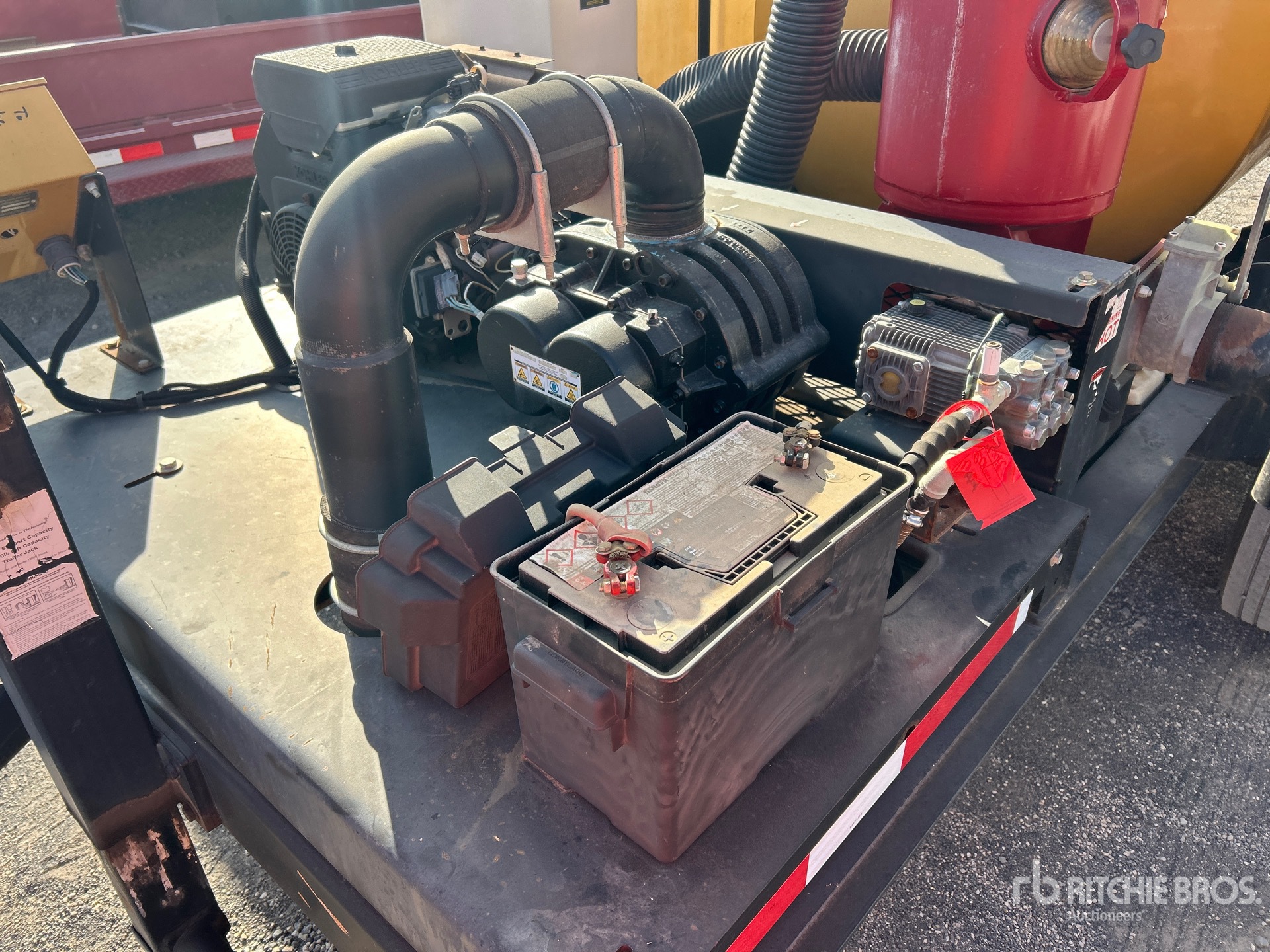 Vermeer VAC-TRON CV573G