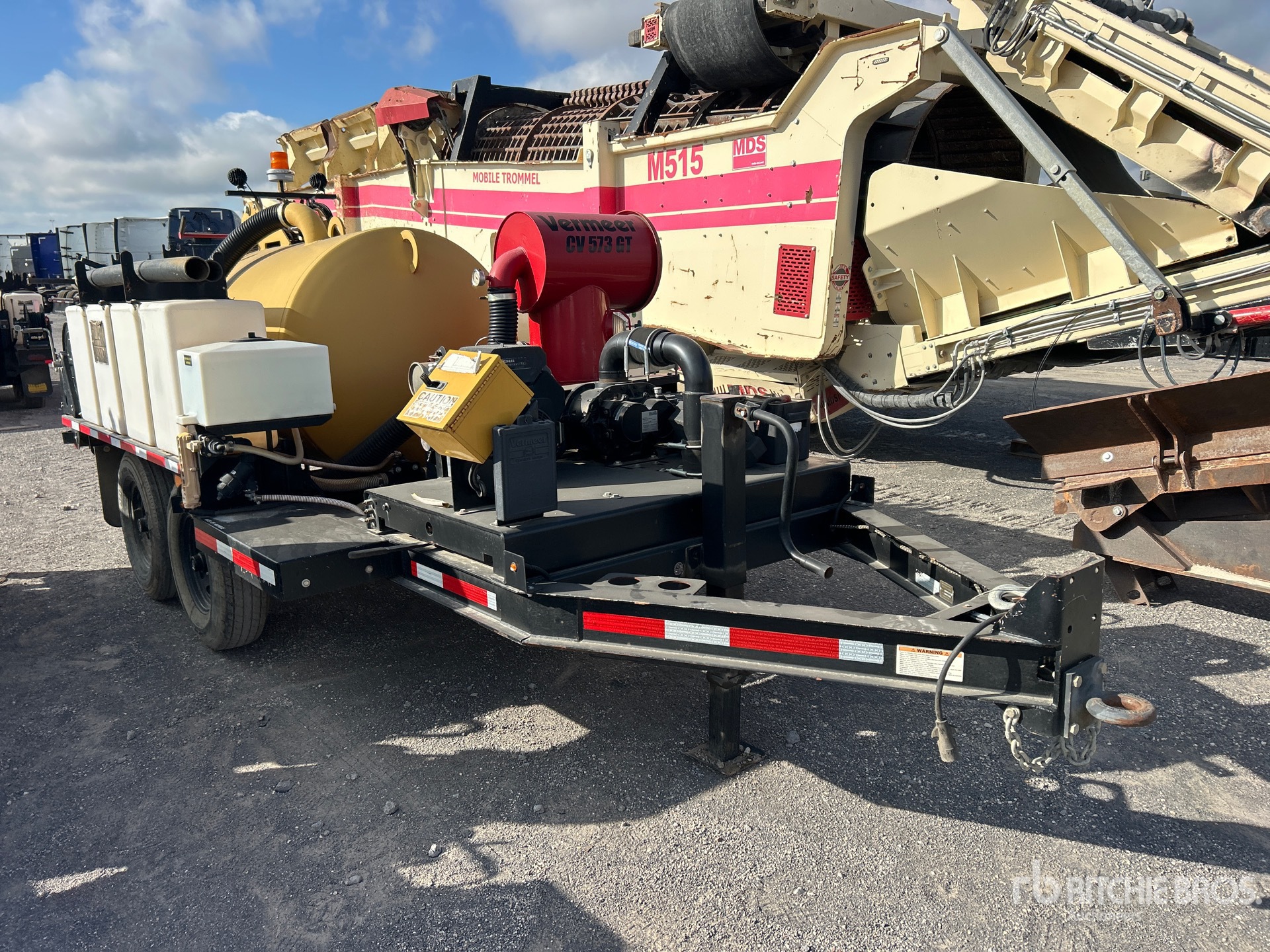 Vermeer VAC-TRON CV573G