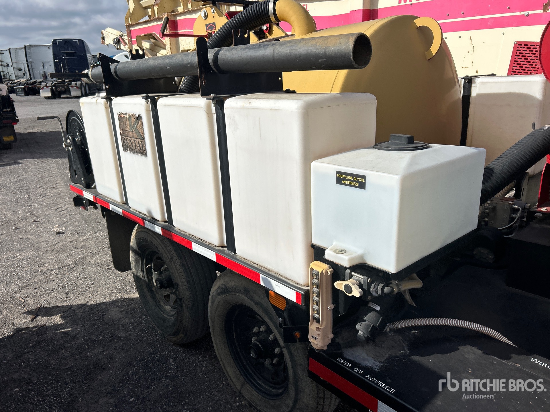 Vermeer VAC-TRON CV573G